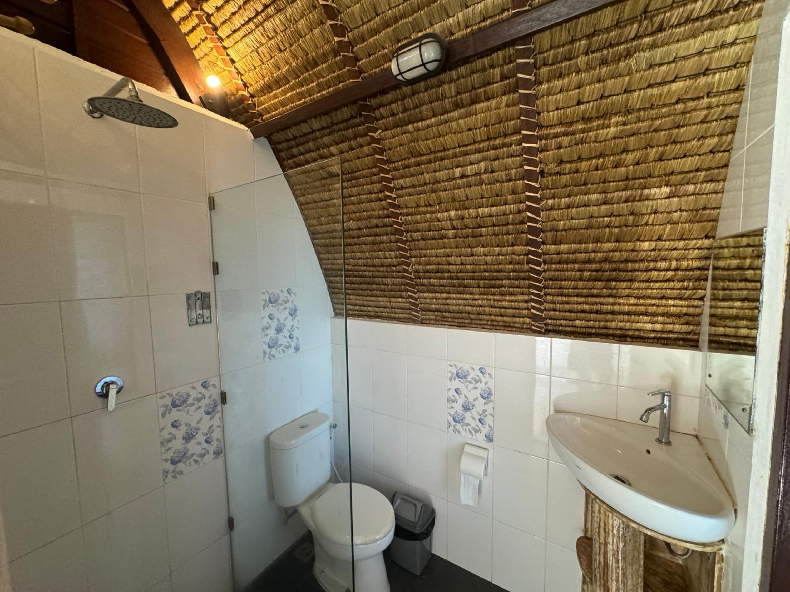 Deluxe Double Room with Balcony - Photo 6