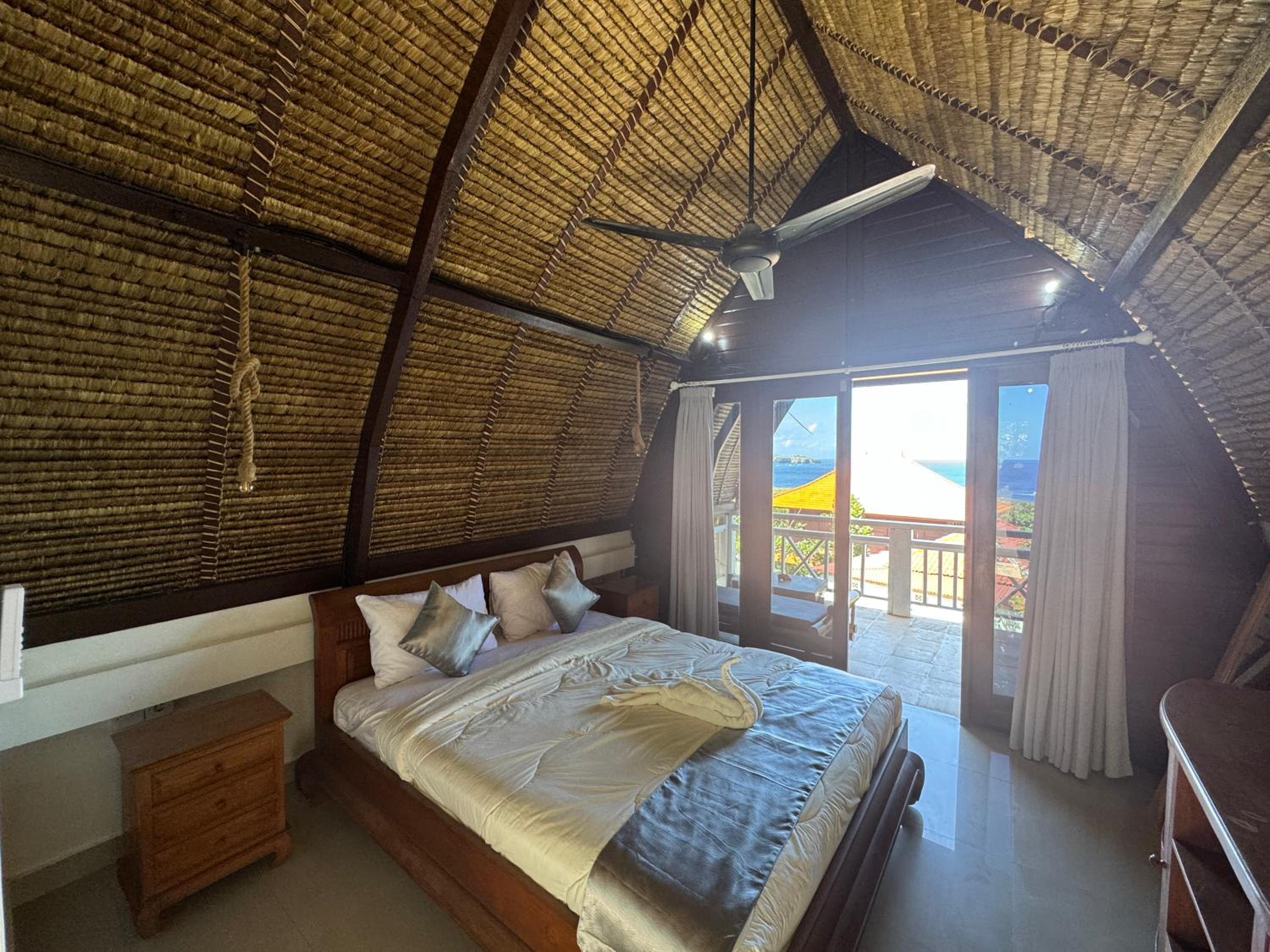 Deluxe Double Room with Balcony - Photo 2