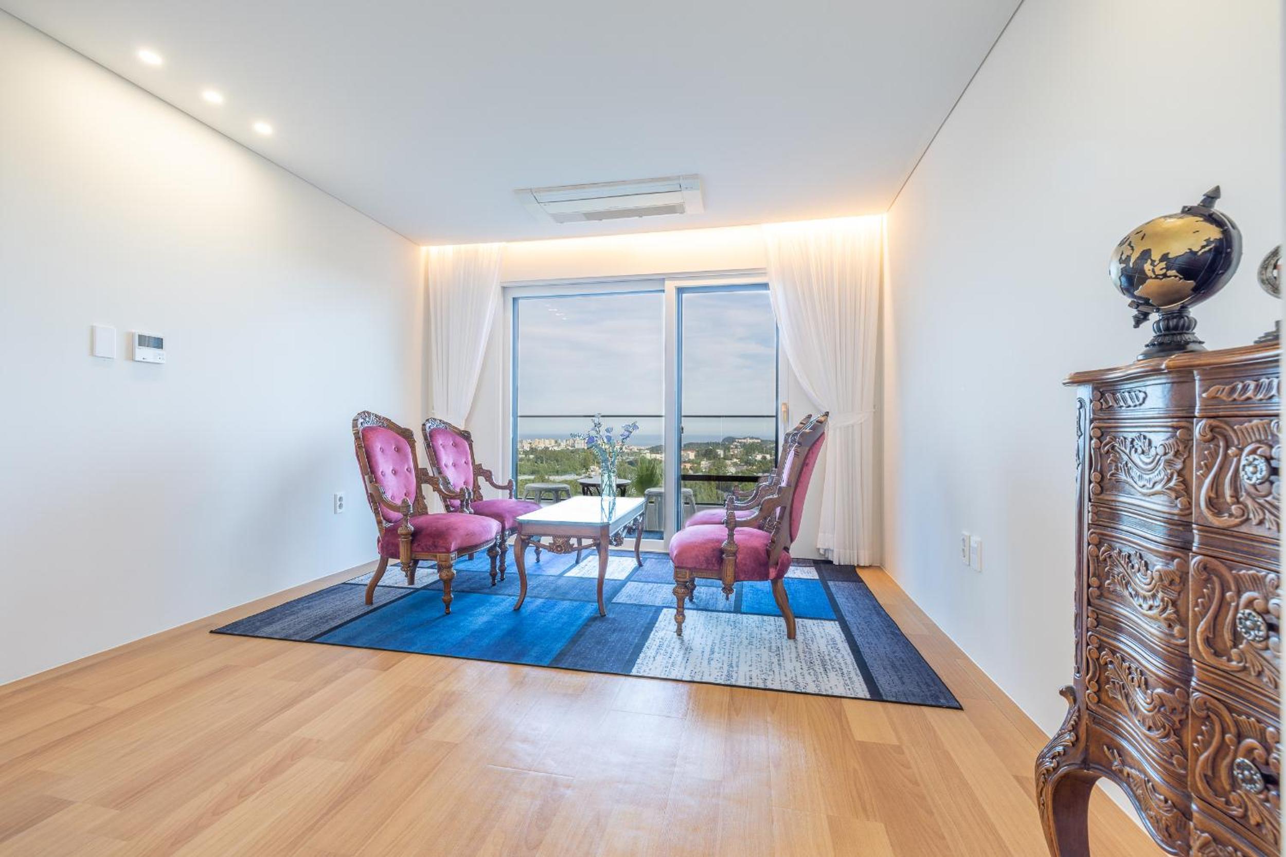Superior Twin Room with Sea View - Photo 7