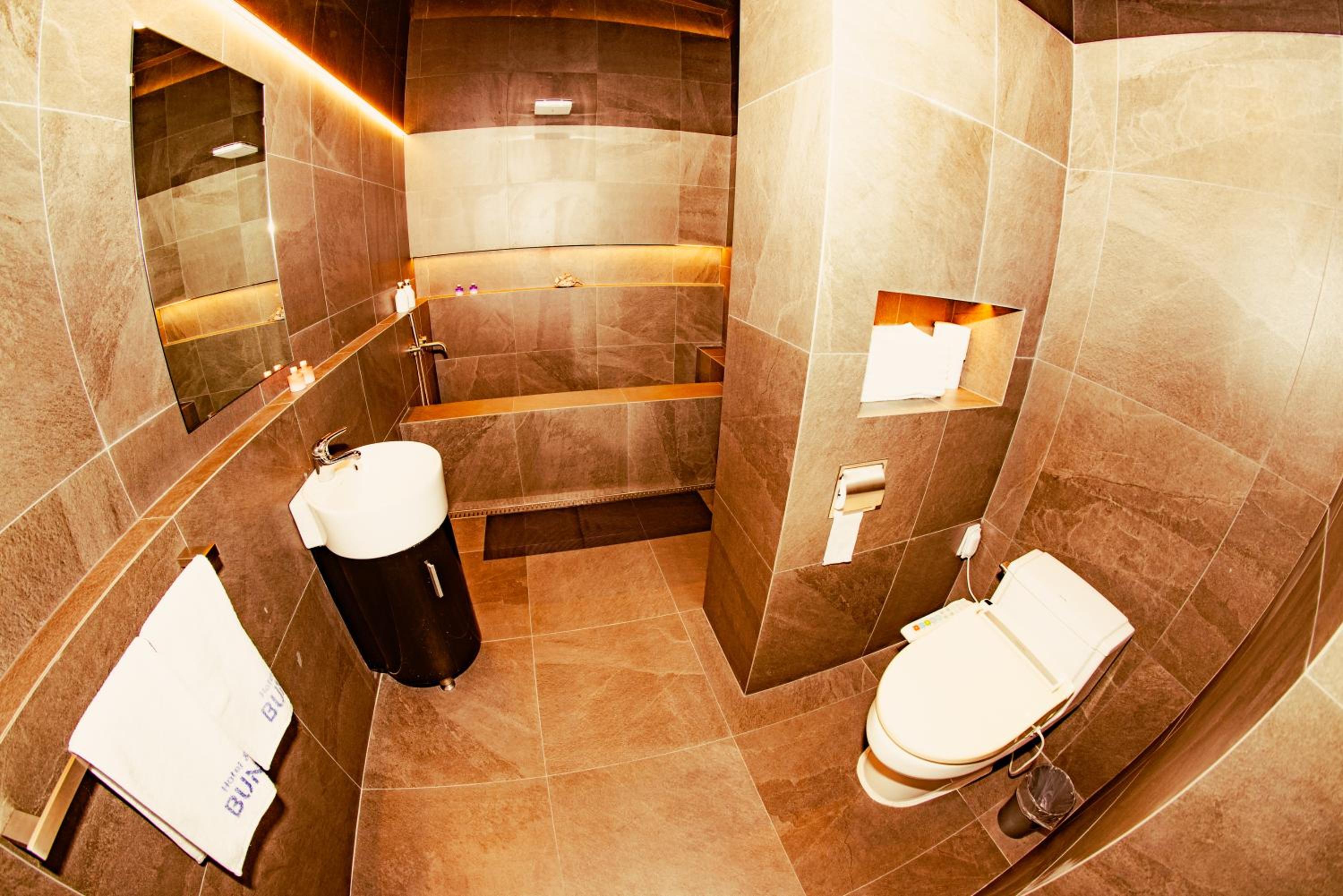 Superior Twin Room with Sea View - Photo 10