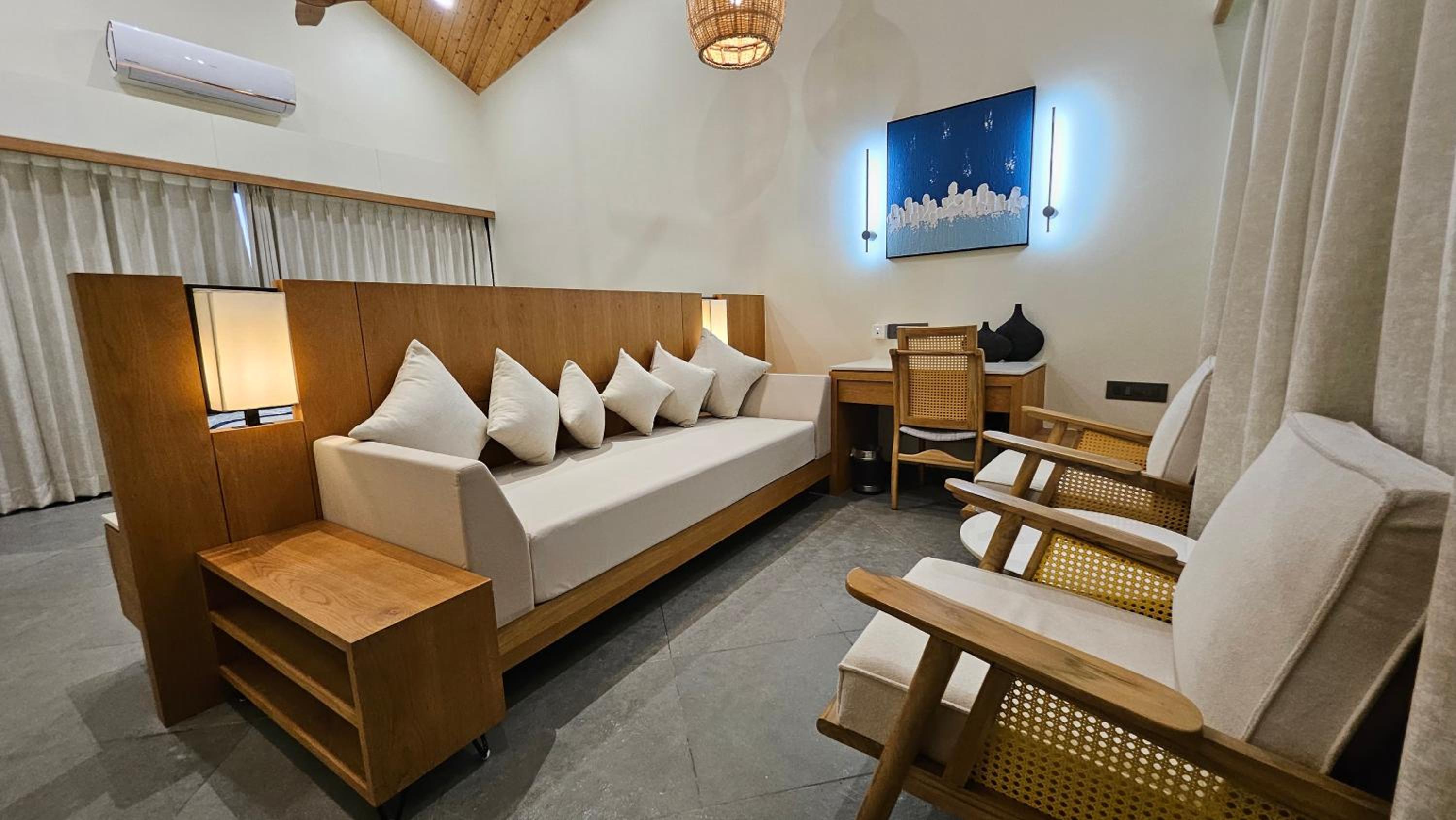 King Room with Pool View photo 3