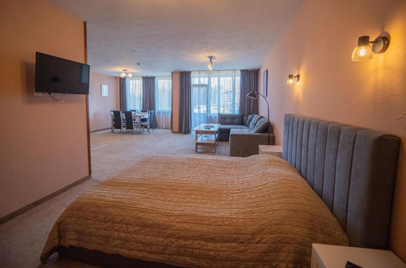 Two-Bedroom Deluxe Apartment with Garden View photo 3