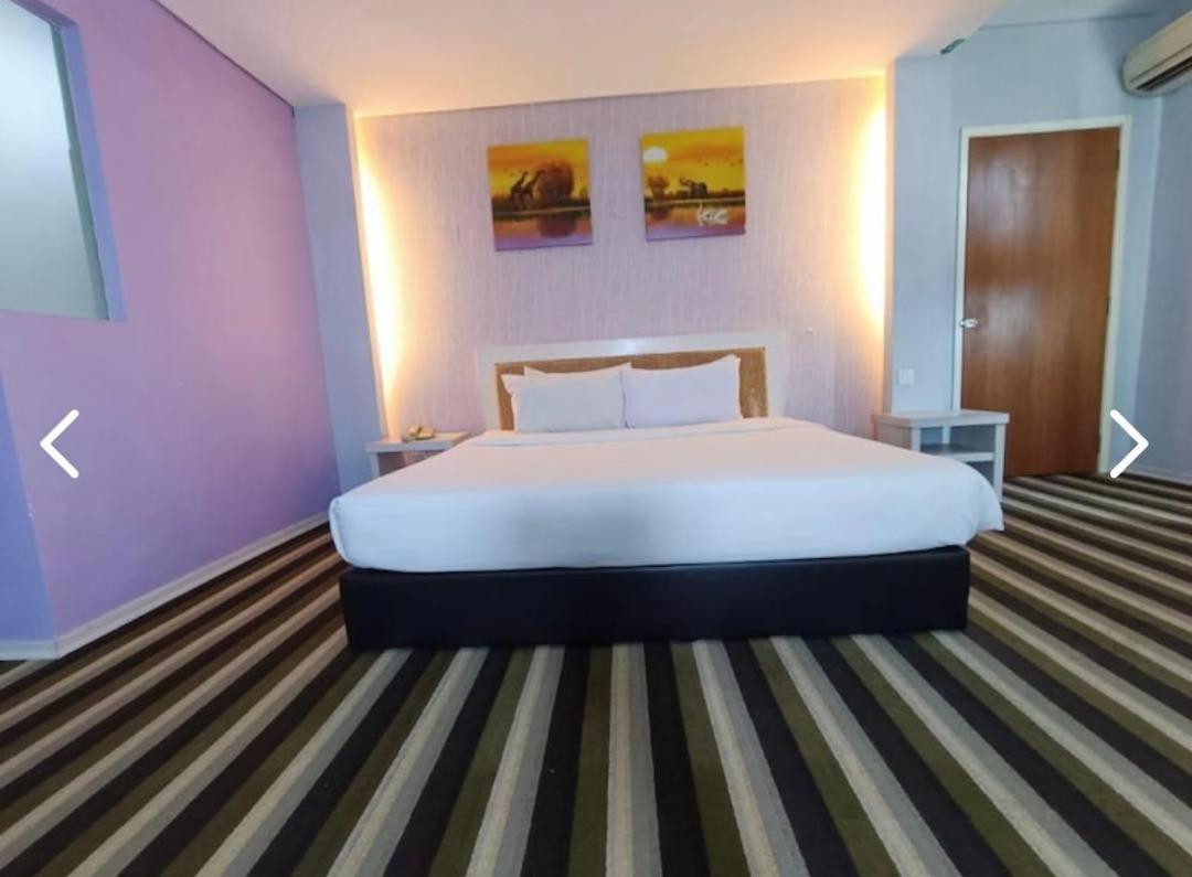 Deluxe King Room photo 2