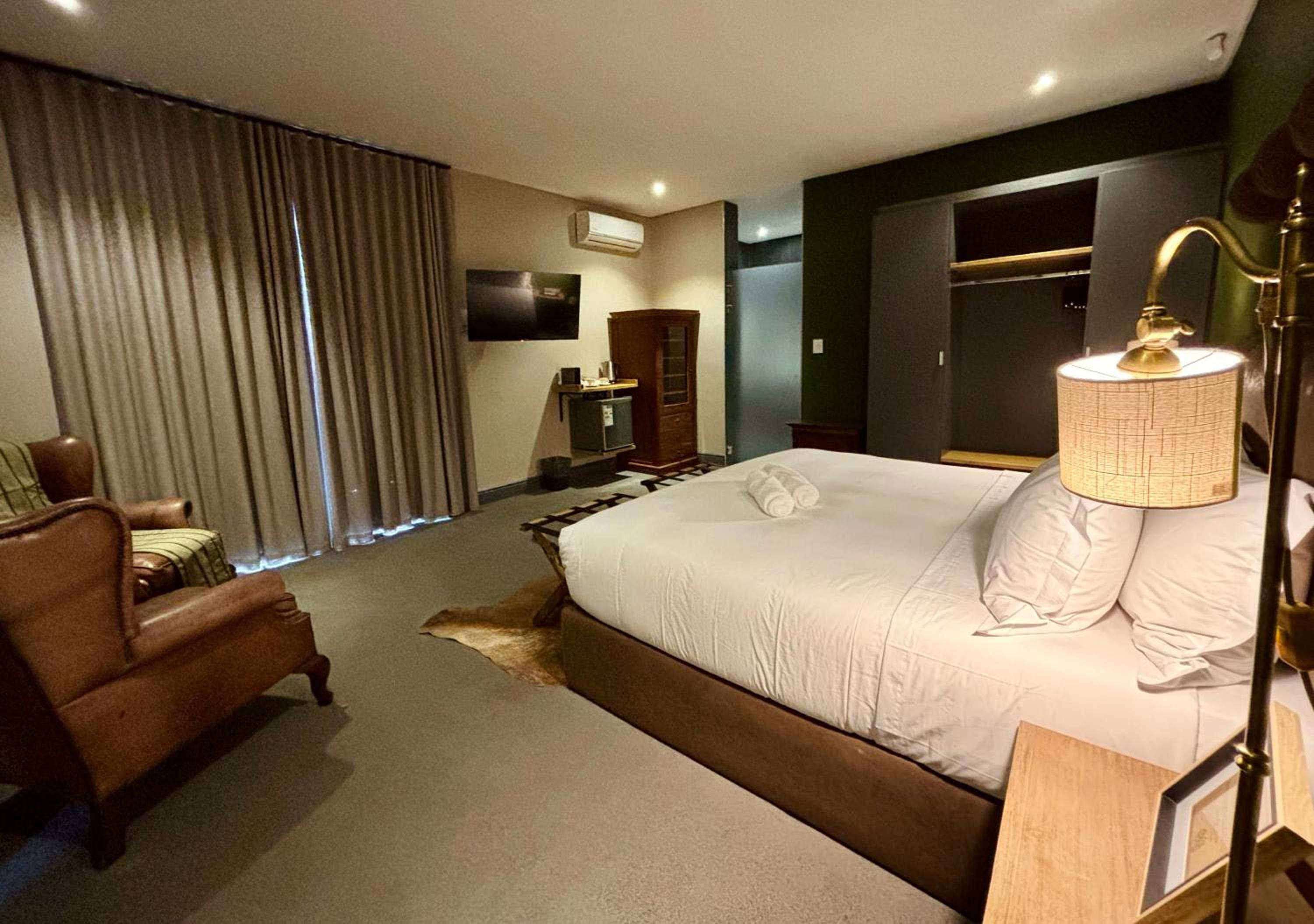 Deluxe King Room photo 1