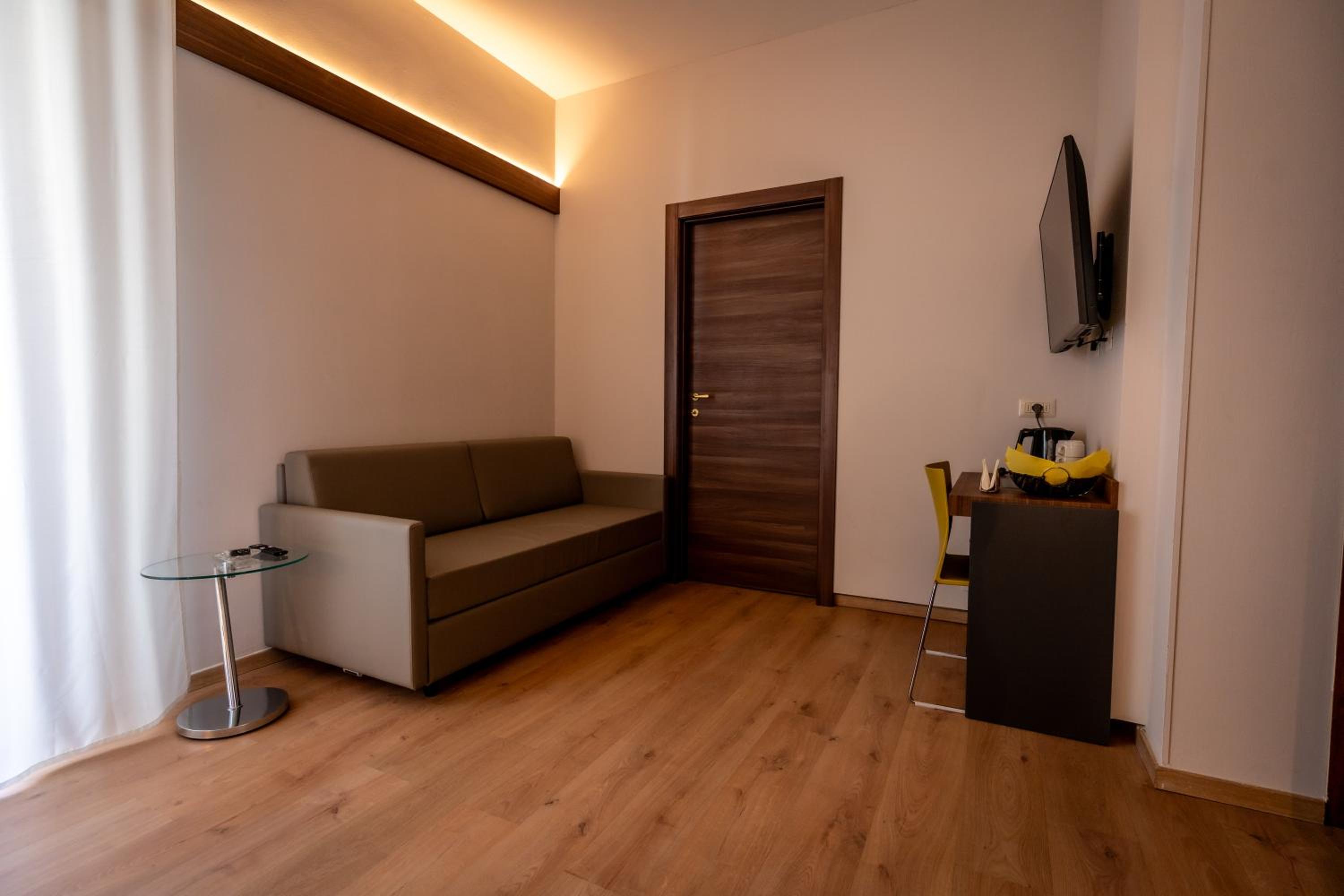 Superior Double or Twin Room photo 3