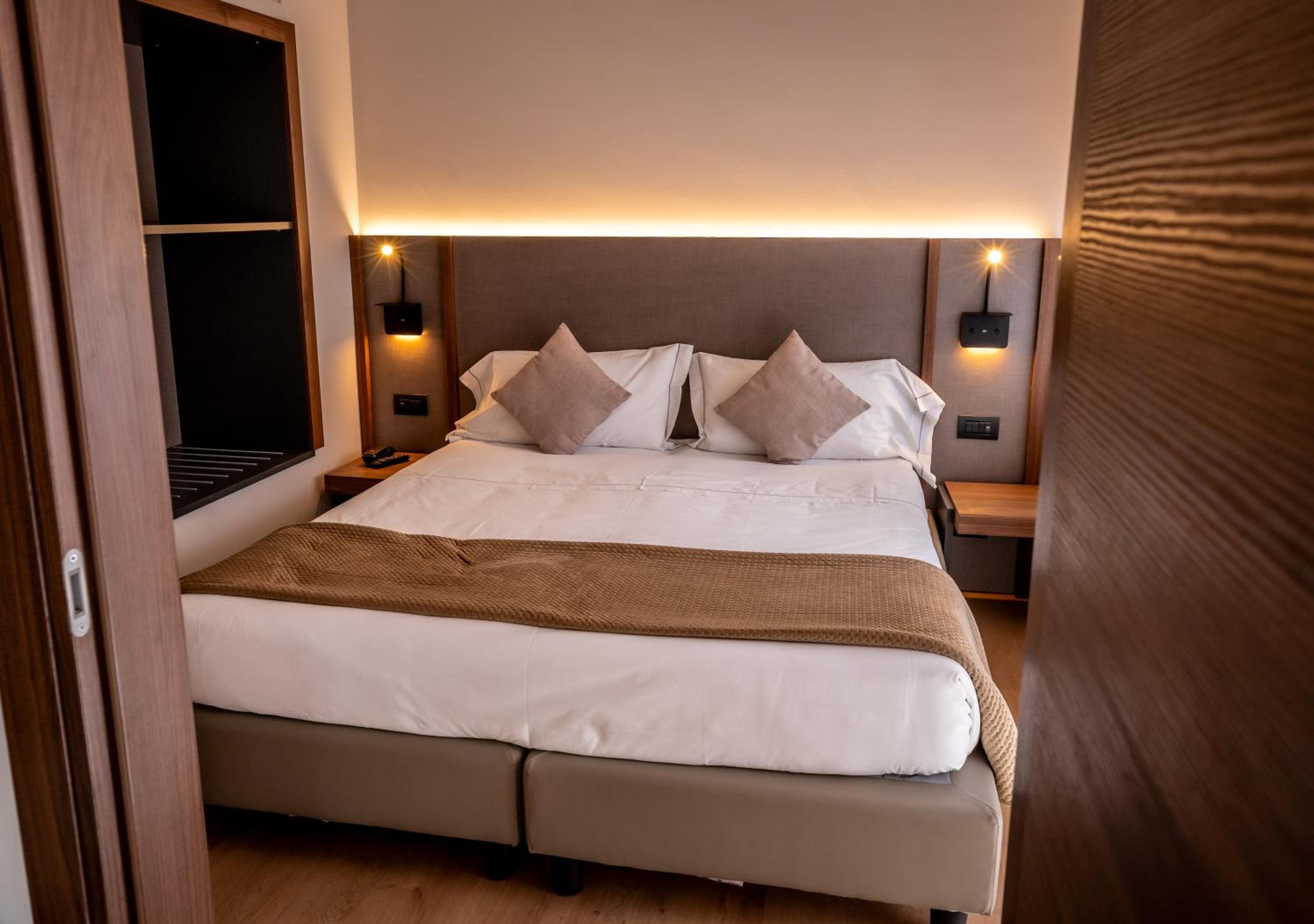 Two-Bedroom Apartment (4 Adults) photo 3