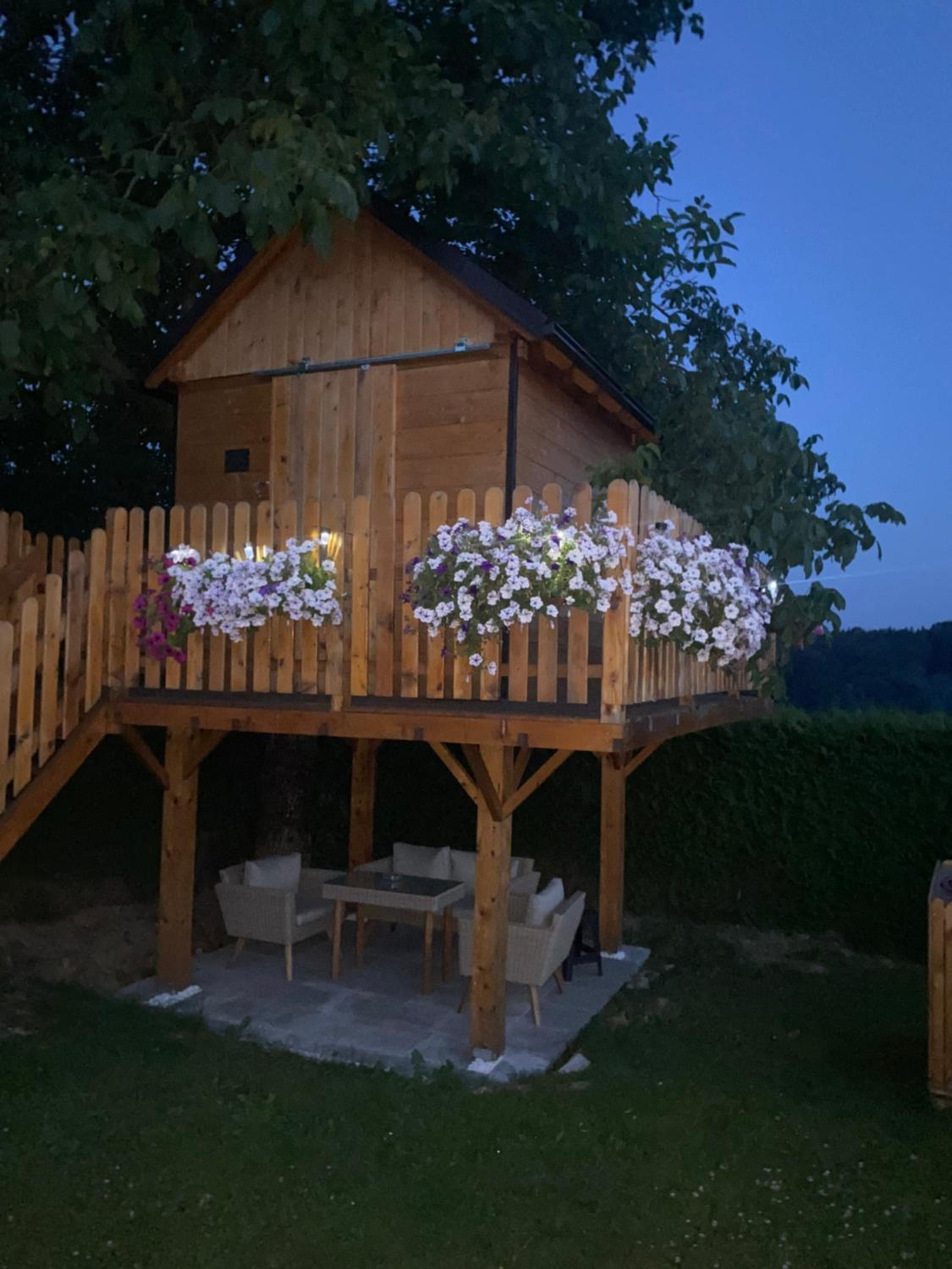 Tree House - Photo 22