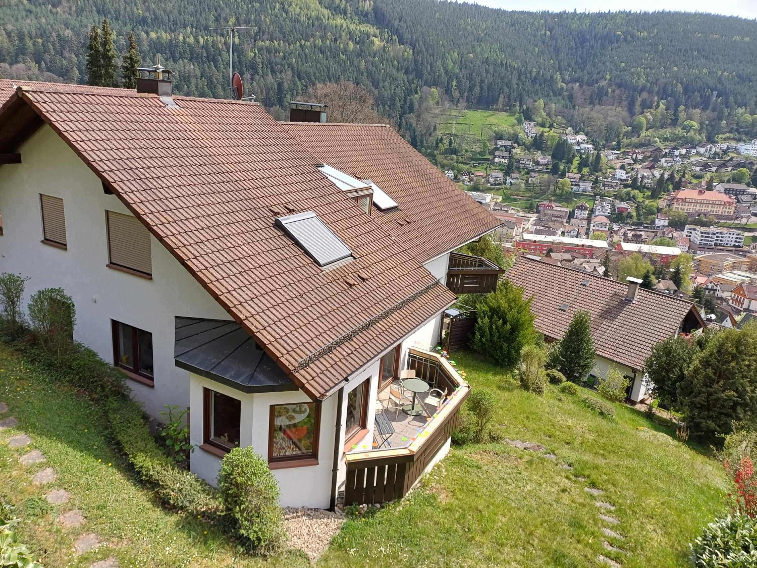 Two-Bedroom Deluxe Apartment with Garden View photo 2