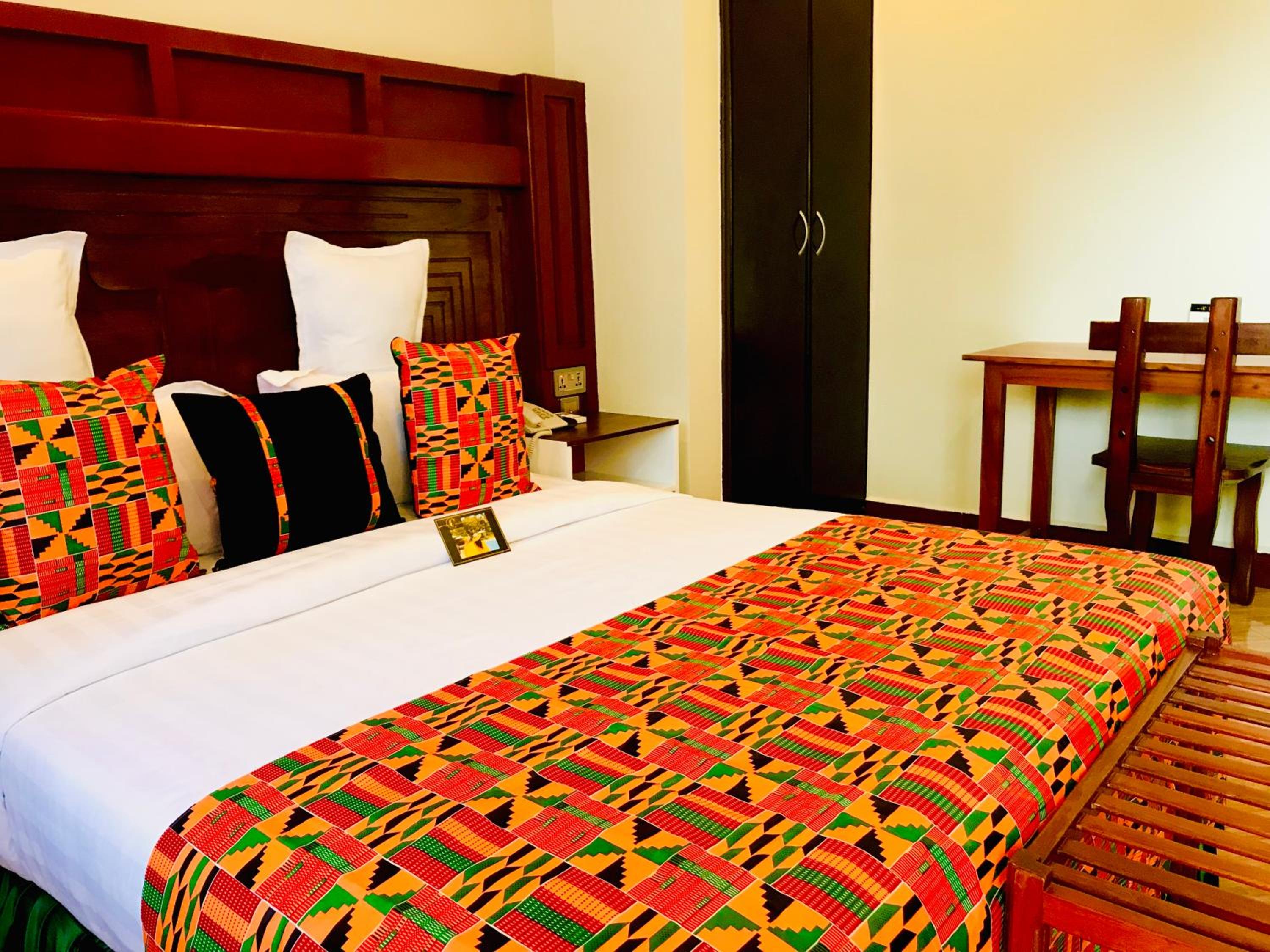 Deluxe Room - Photo 14
