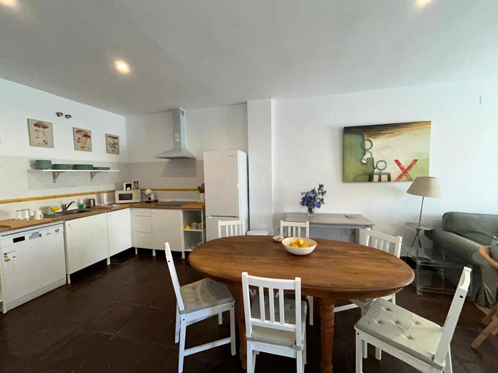 Three-Bedroom Apartment photo 2
