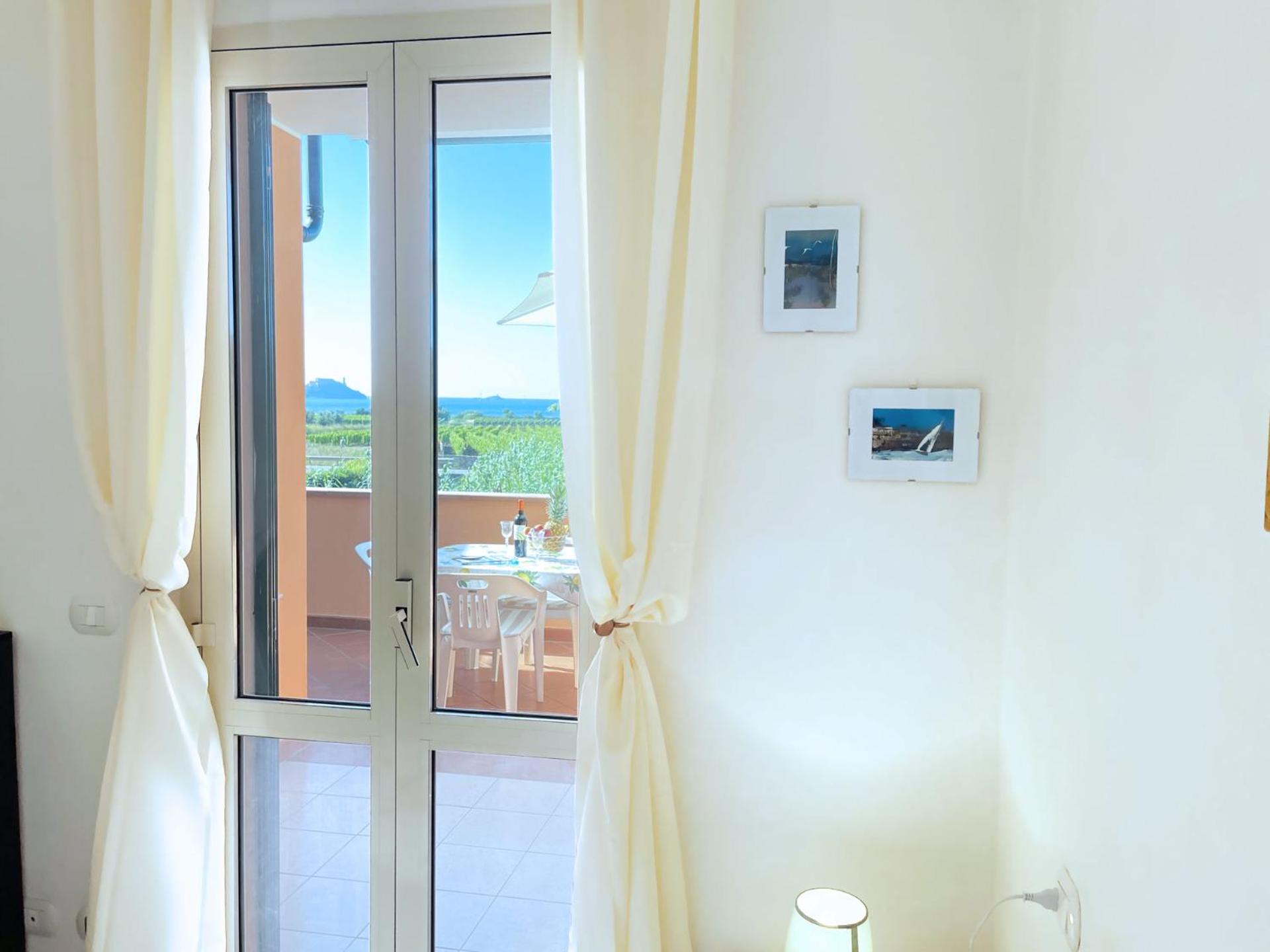 One-Bedroom Apartment with Terrace photo 3