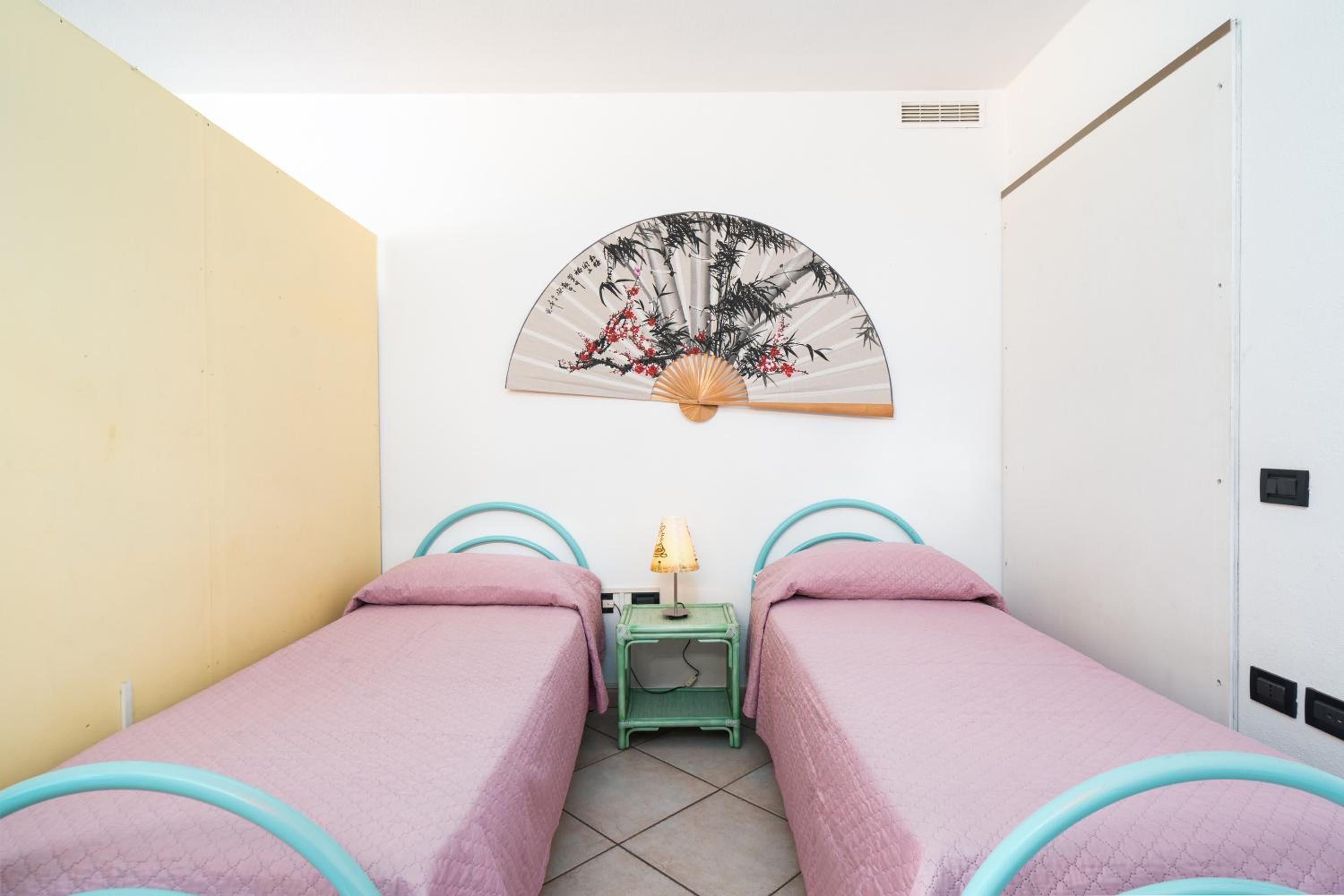 One-Bedroom Apartment with Garden photo 2
