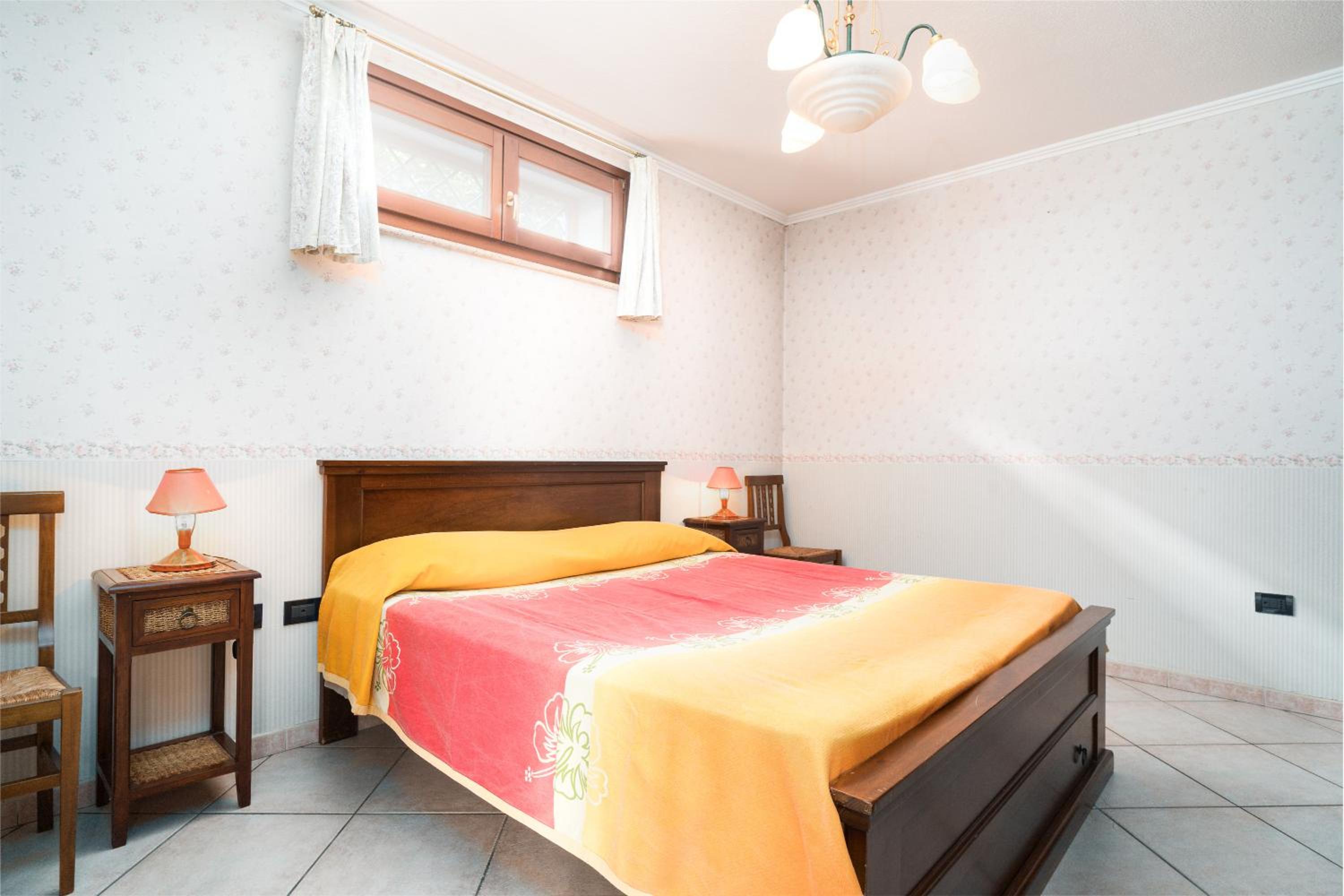 One-Bedroom Apartment with Garden photo 1