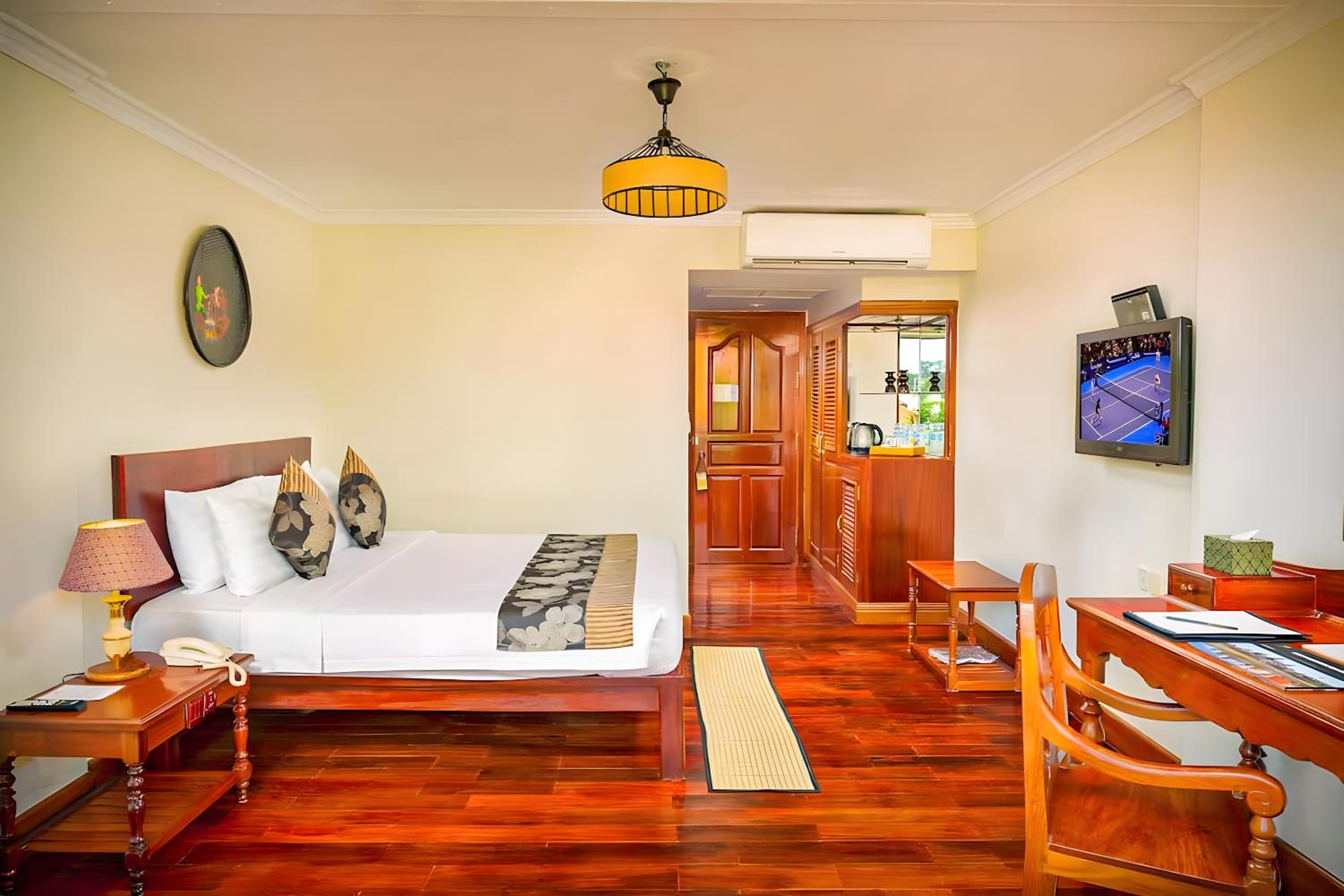 Deluxe Single Room with Balcony photo 1