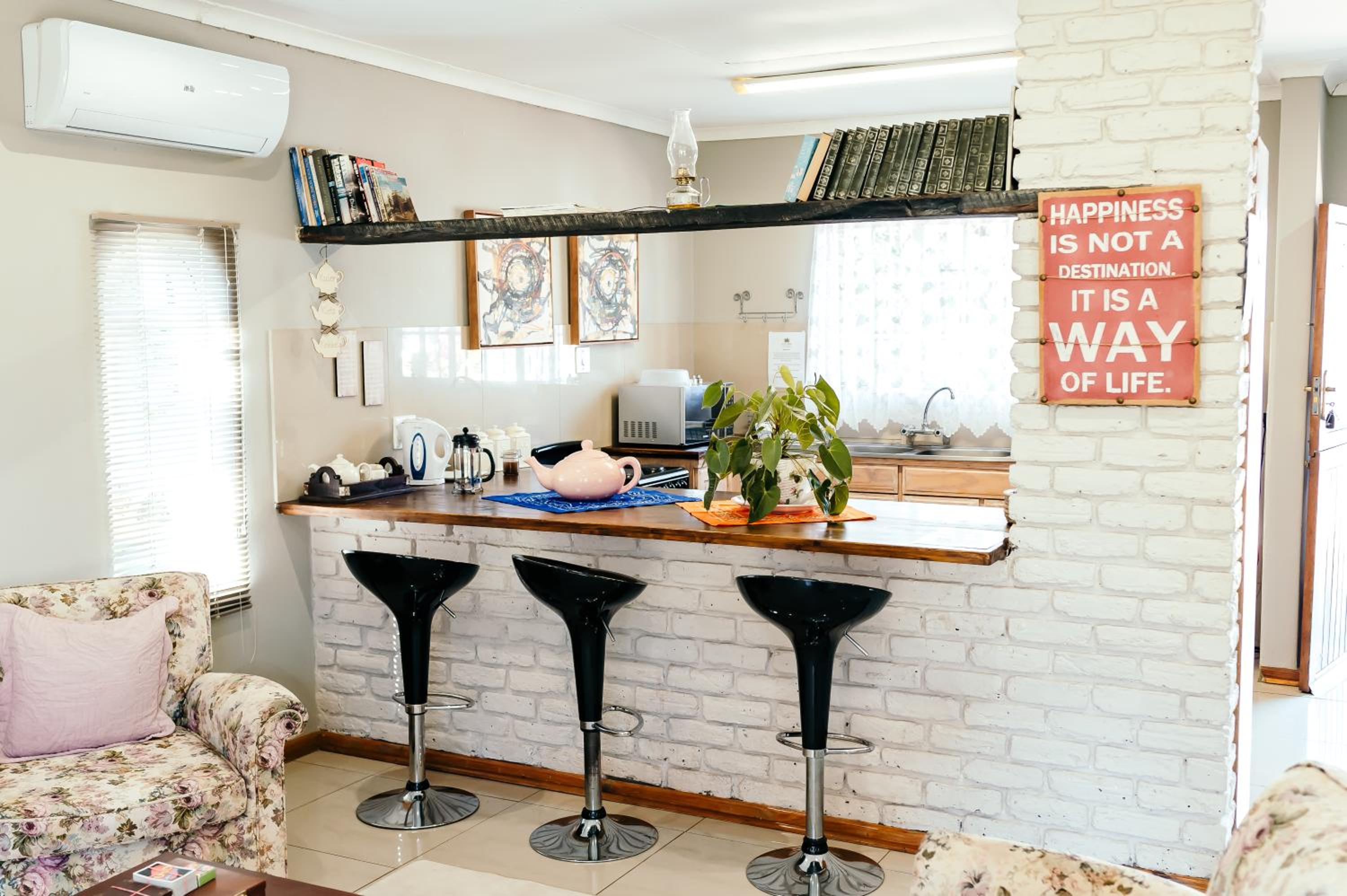 Bungalow - Photo 2