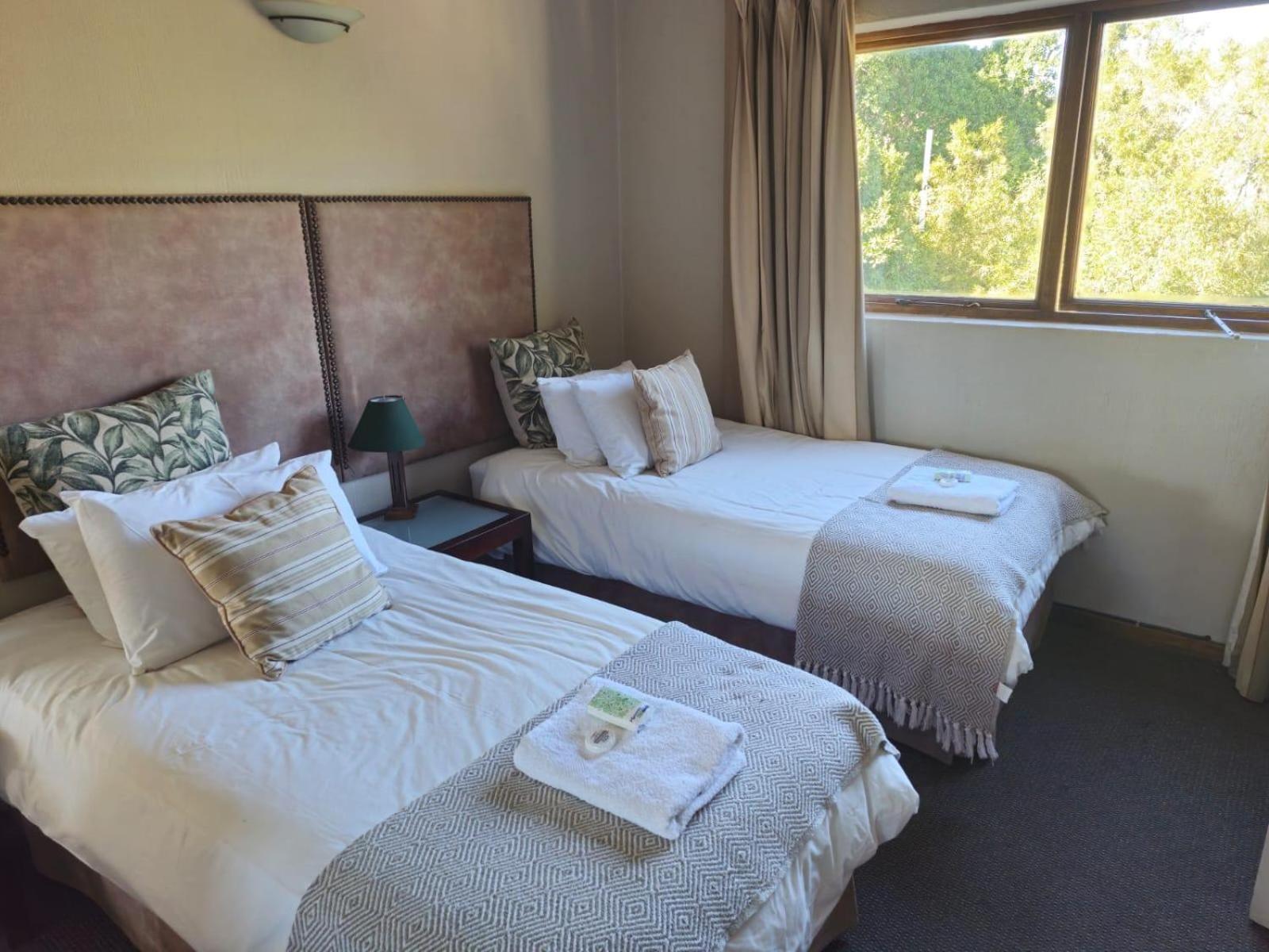 Standard Twin Room - Photo 2