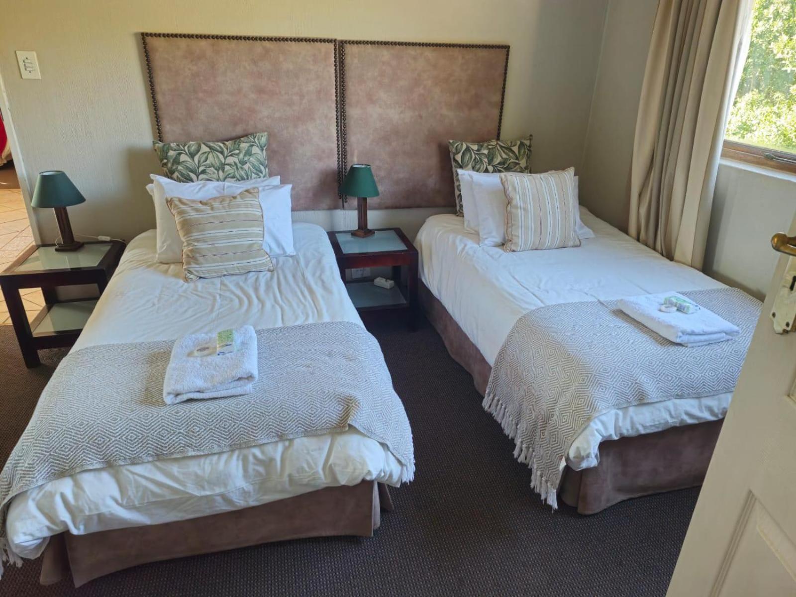 Standard Twin Room - Photo 1