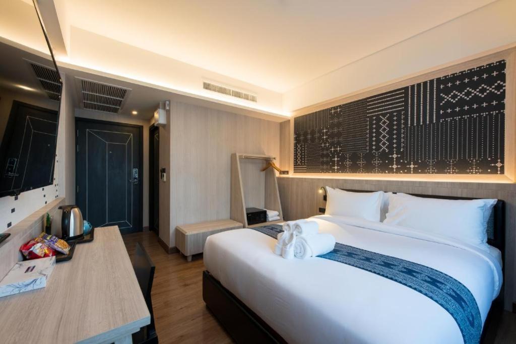 Standard Queen Room - Photo 9