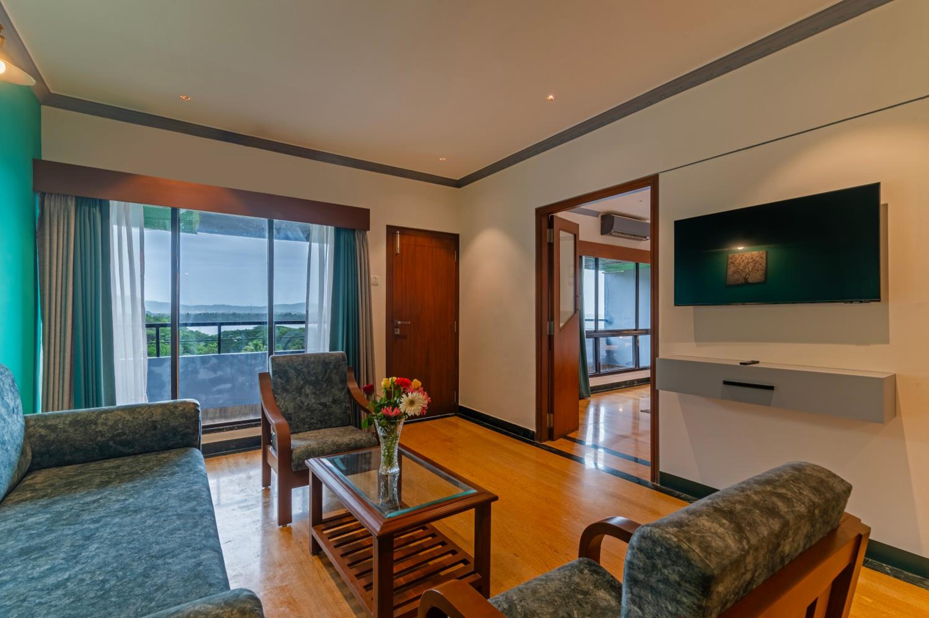 Garden View Privilege suite with Balcony - Photo 10