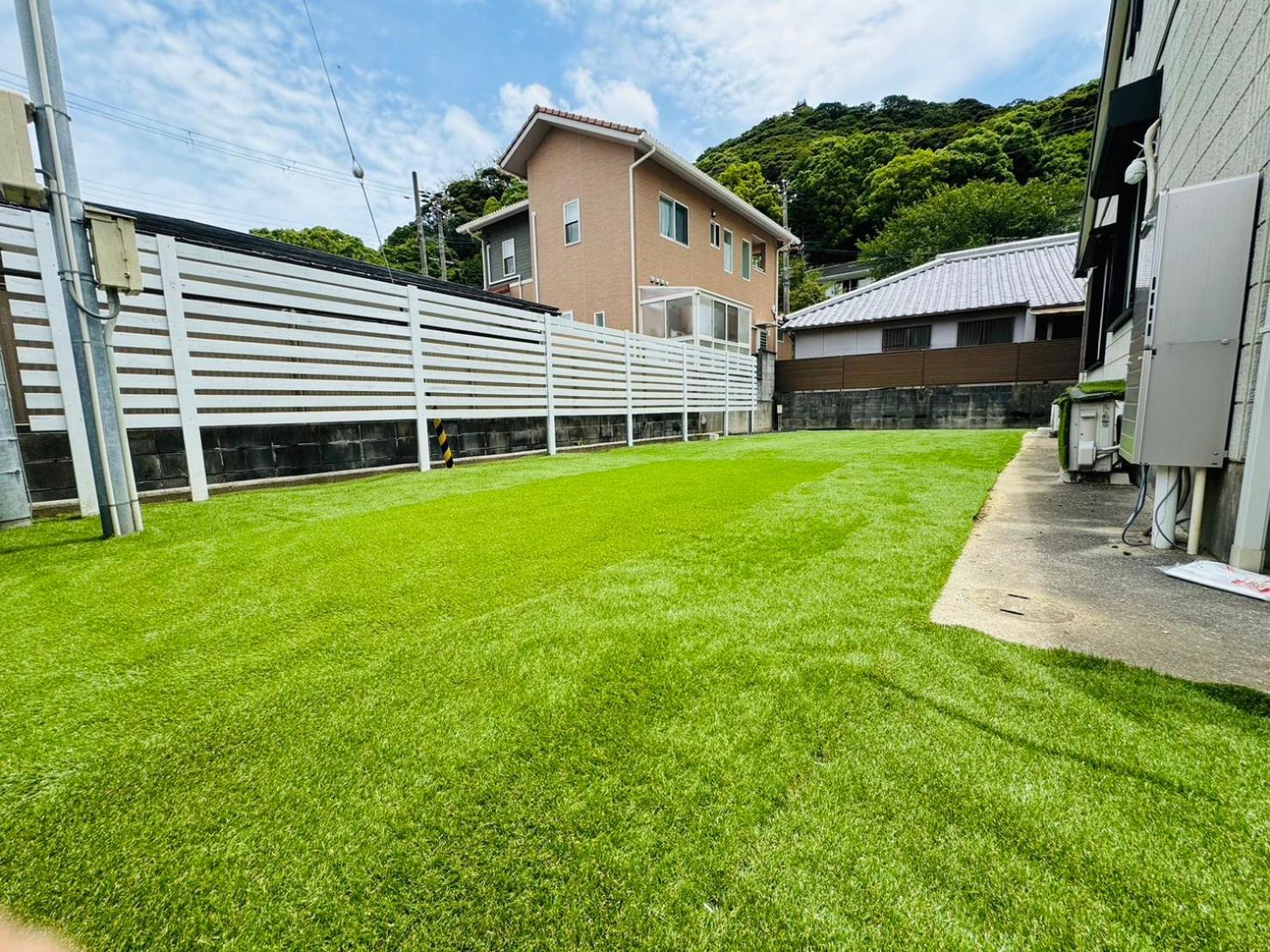 Three-Bedroom House - Photo 2