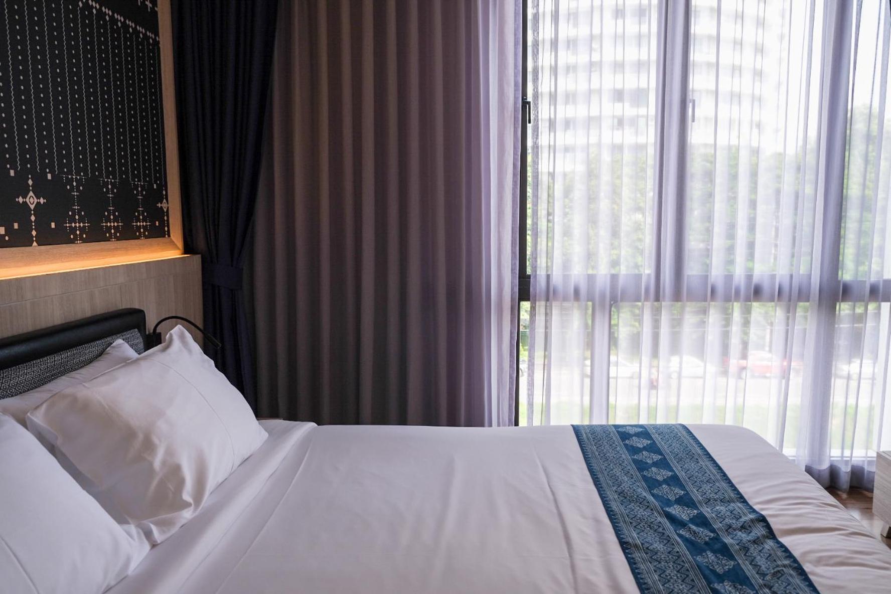 Standard Queen Room - Photo 8