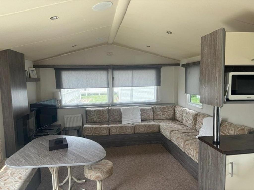 Mobile Home photo 1