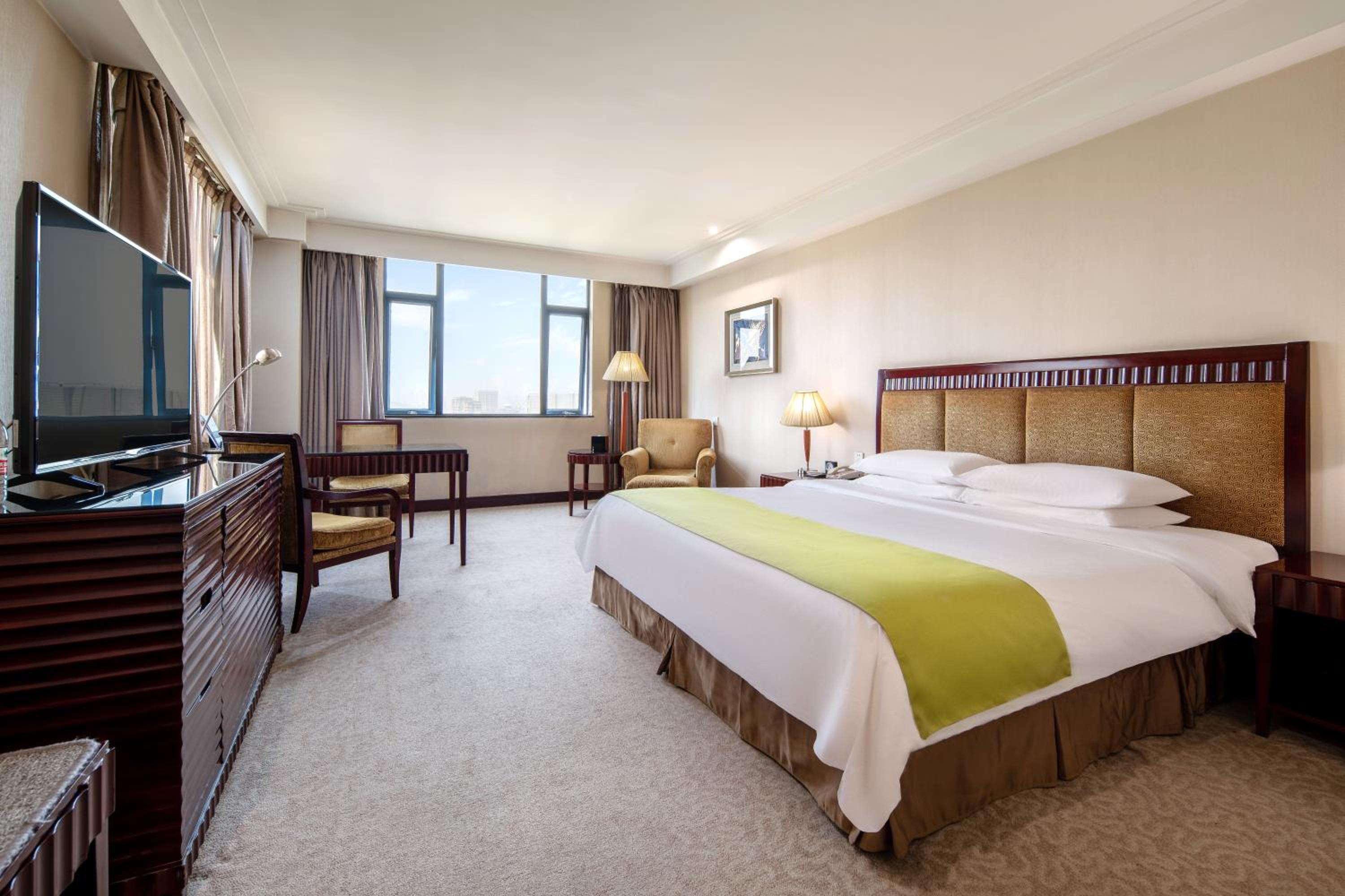 Business King Room