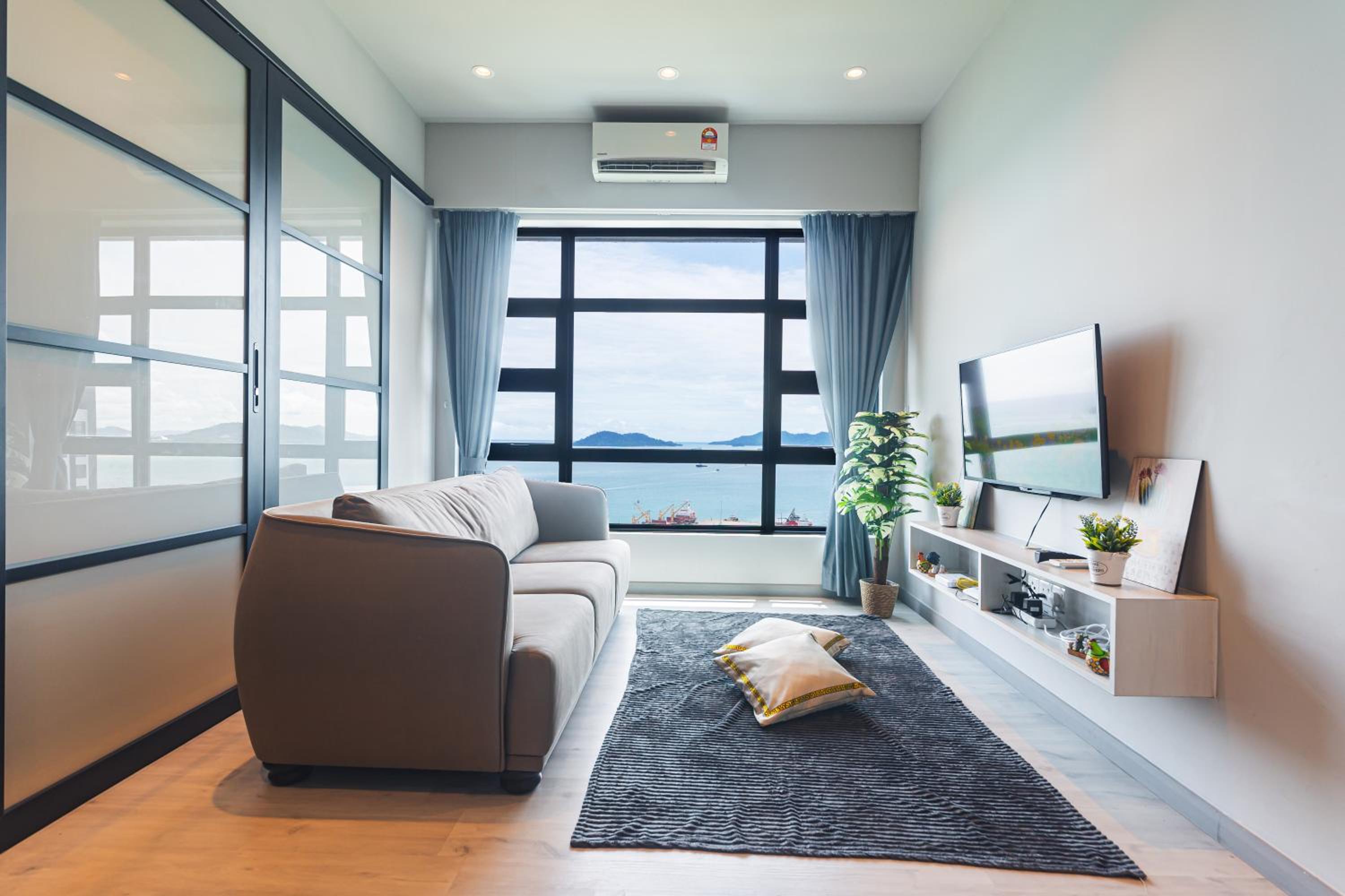 Superior Suite with Sea View - Photo 11