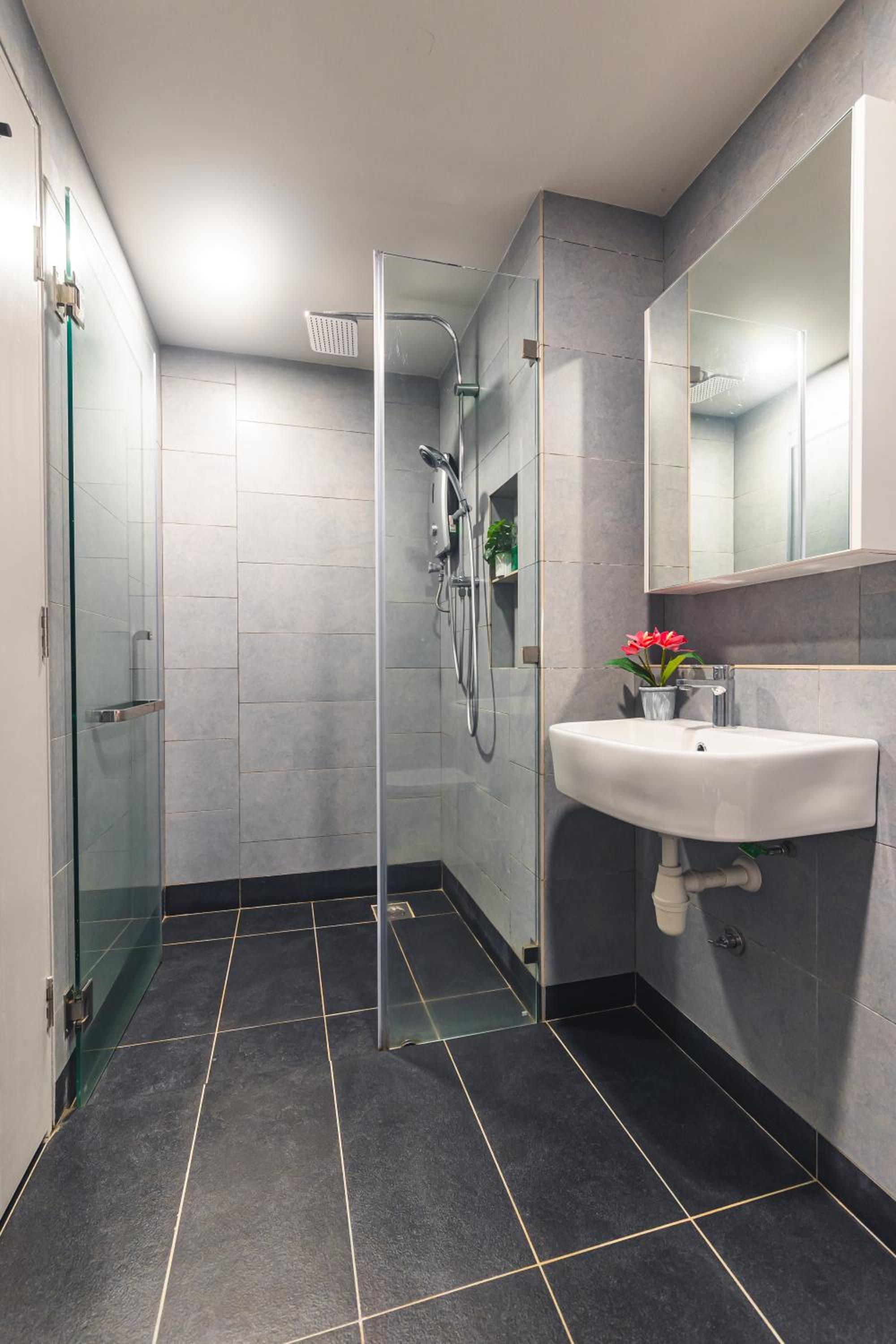 Superior Suite with Sea View - Photo 19