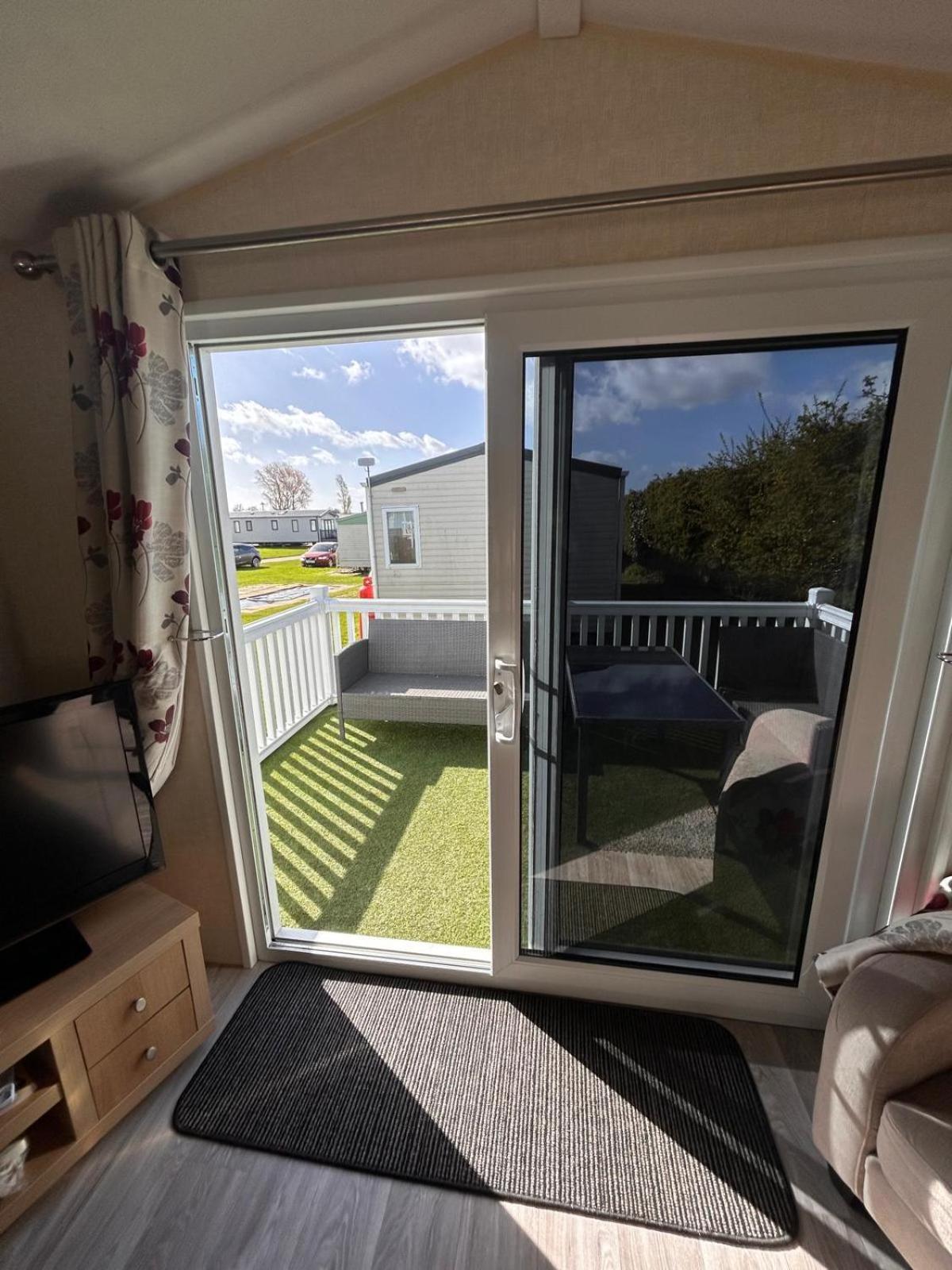 Mobile Home photo 3