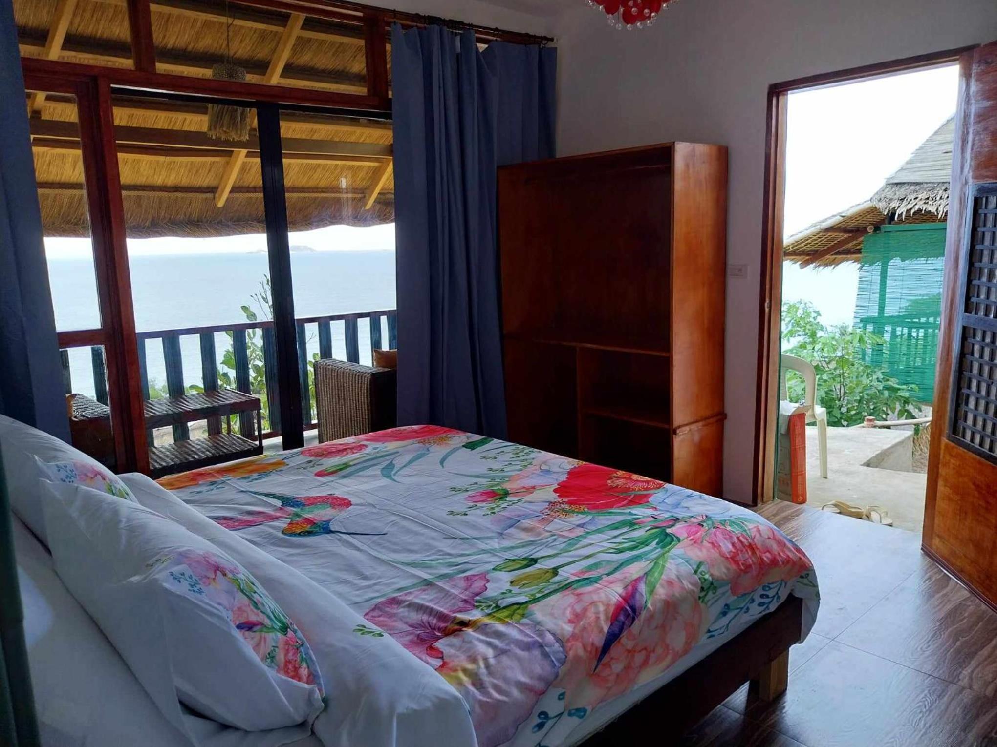 Bungalow with Sea View