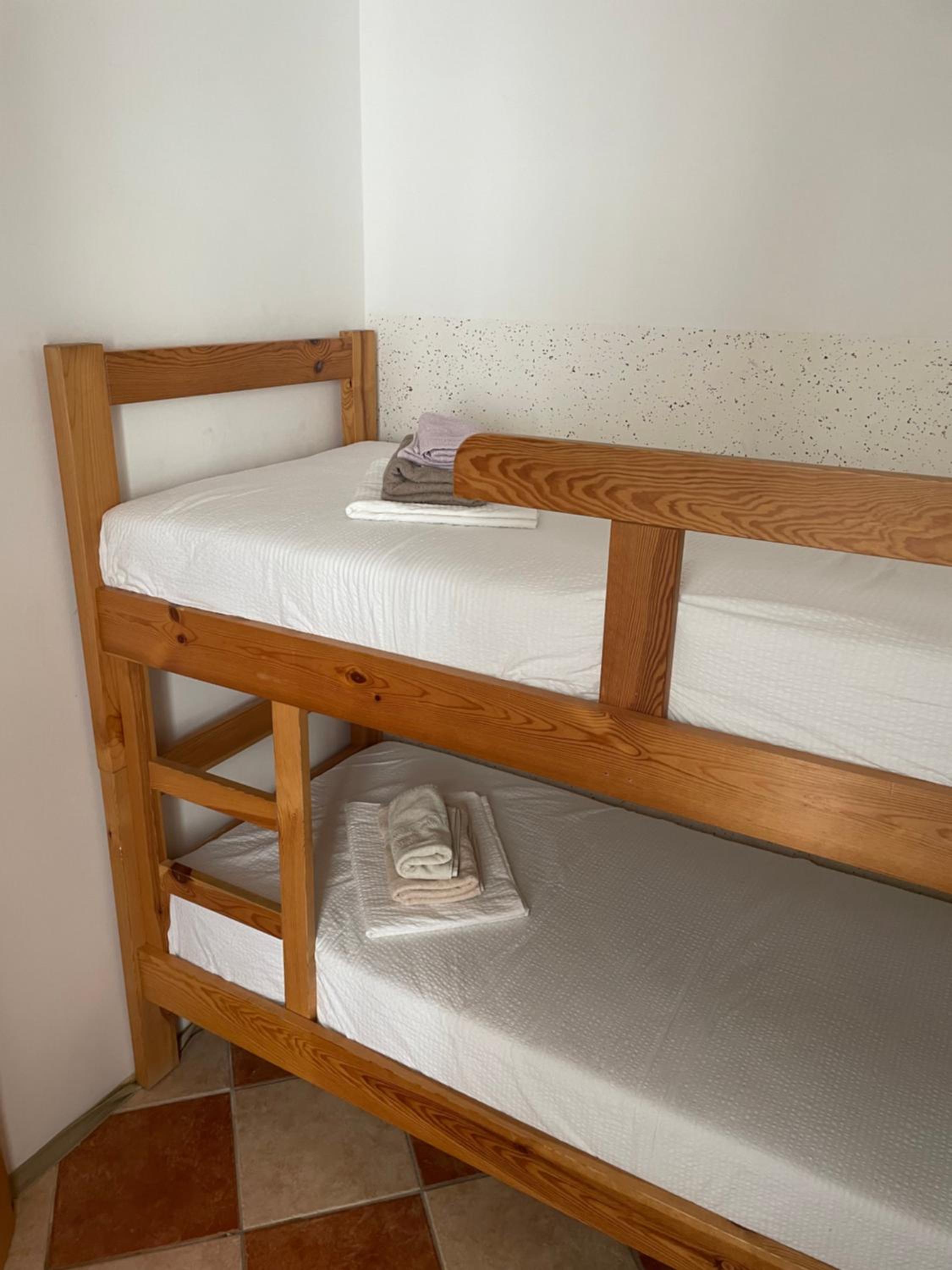 Comfort Two-Bedroom Apartment (5 Adults)