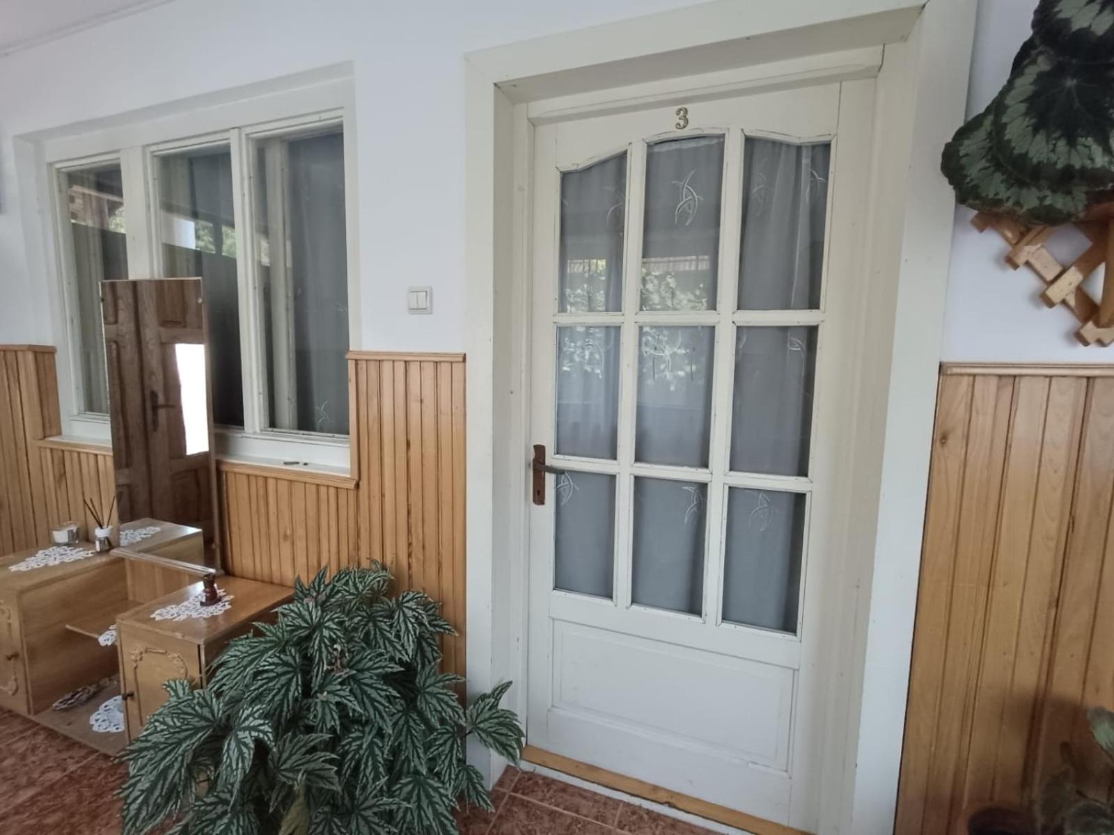 Family Room - Photo 6