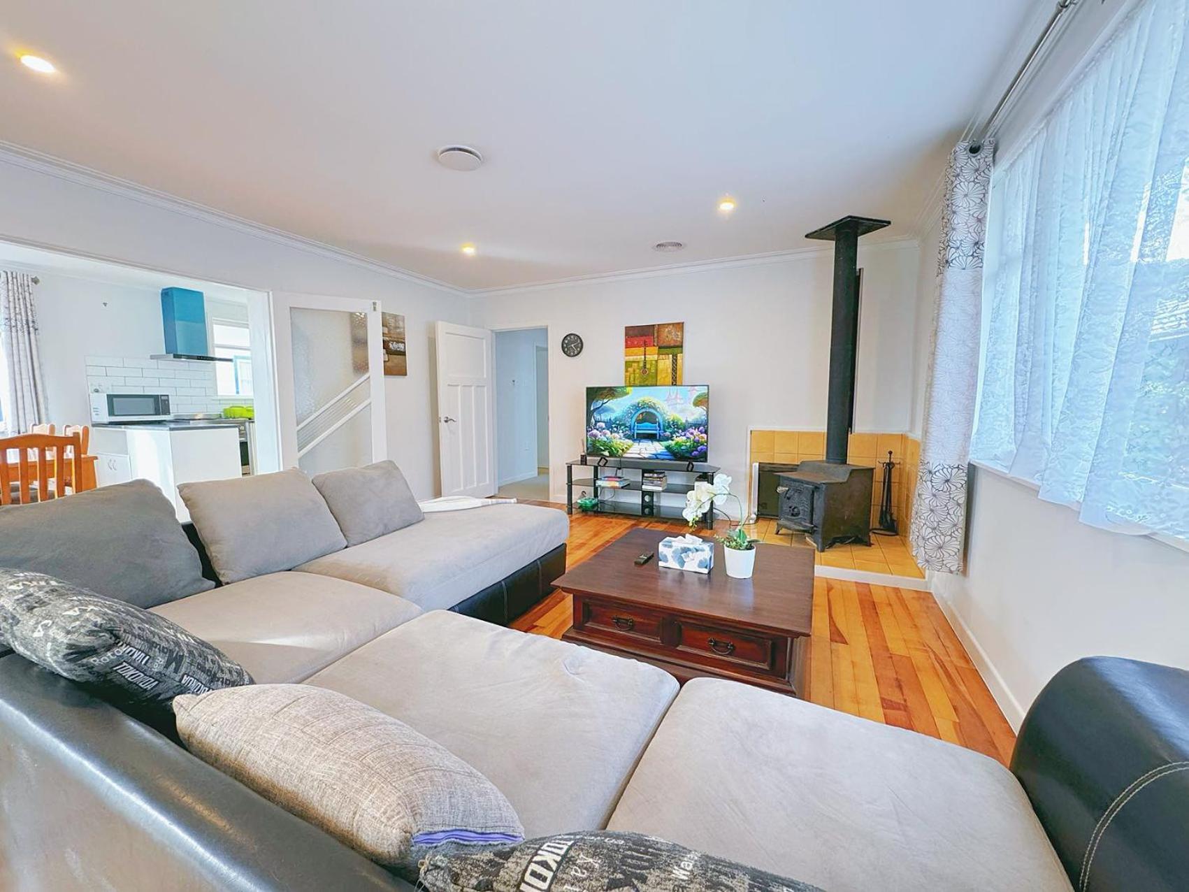 Four-Bedroom House photo 3