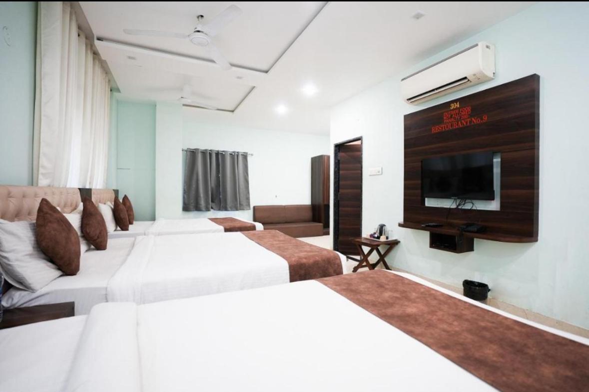 Deluxe Family Suite - Photo 1