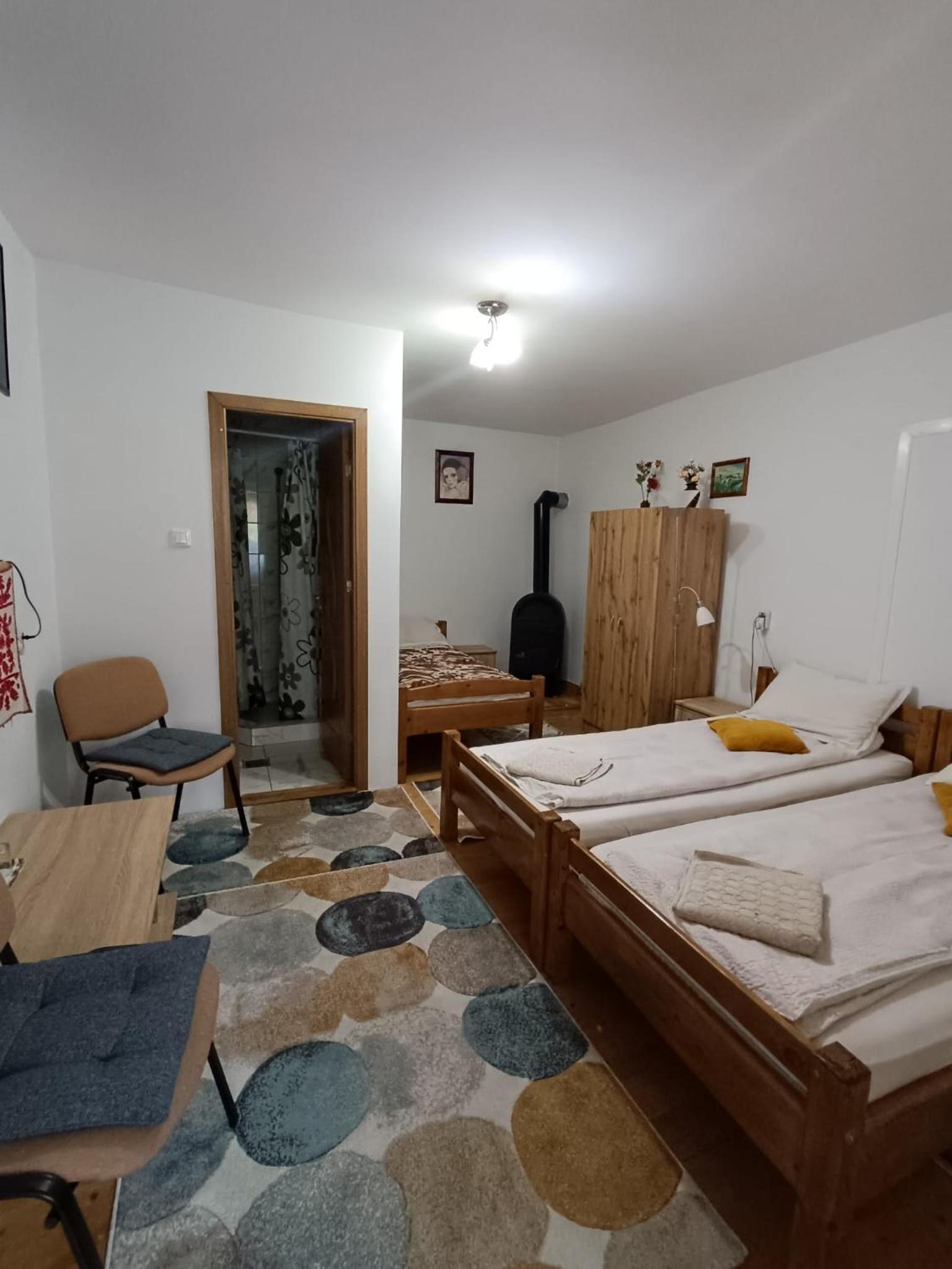 Triple Room - Photo 7