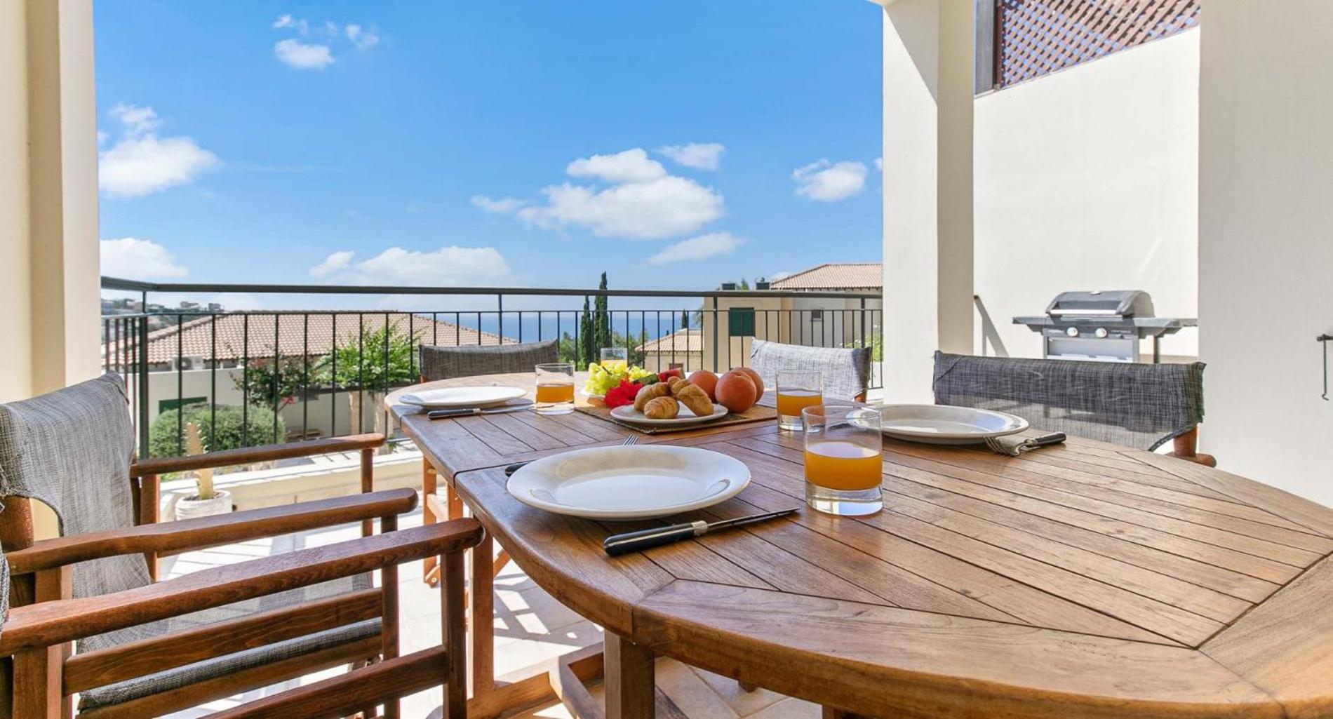 Three-Bedroom Villa photo 1