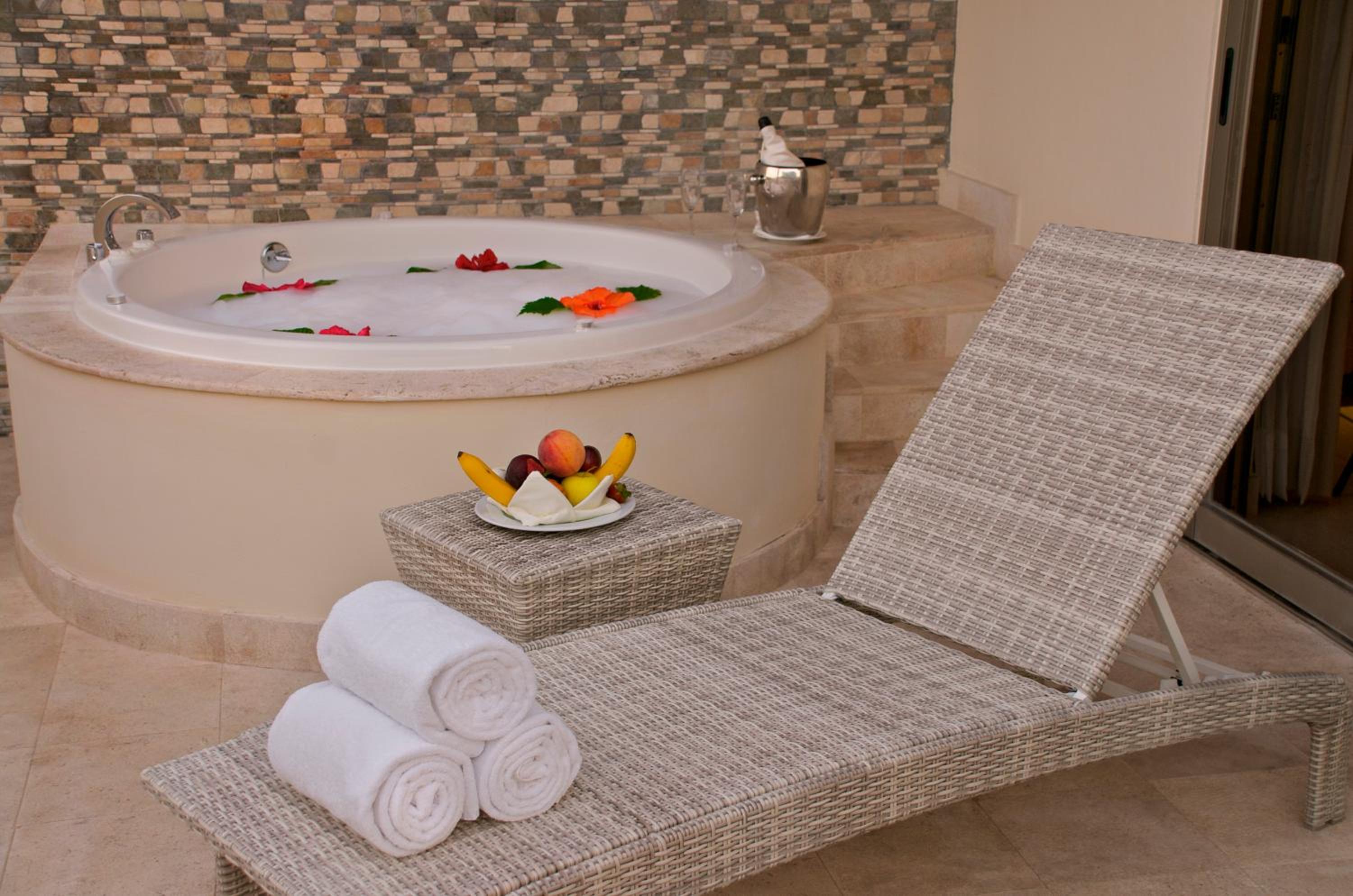 Penthouse Suite Select Club Single (1 Adult) photo 3