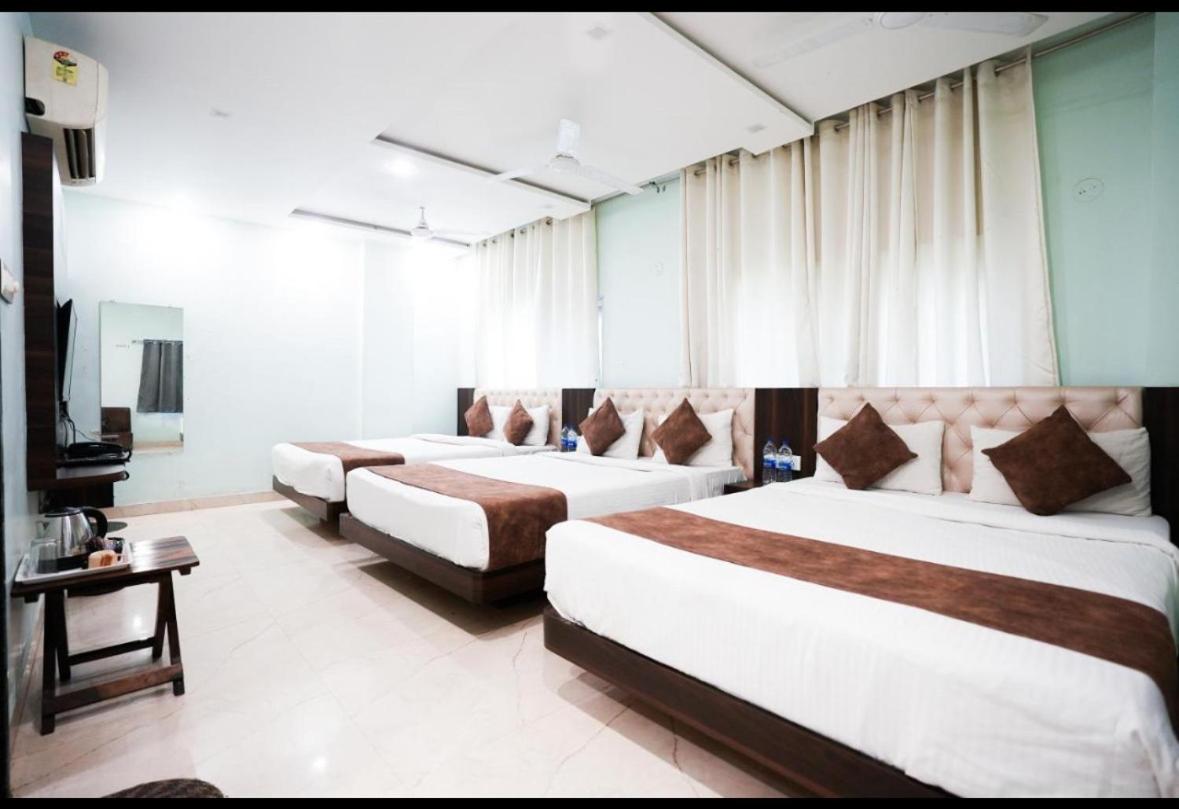 Deluxe Family Suite - Photo 2