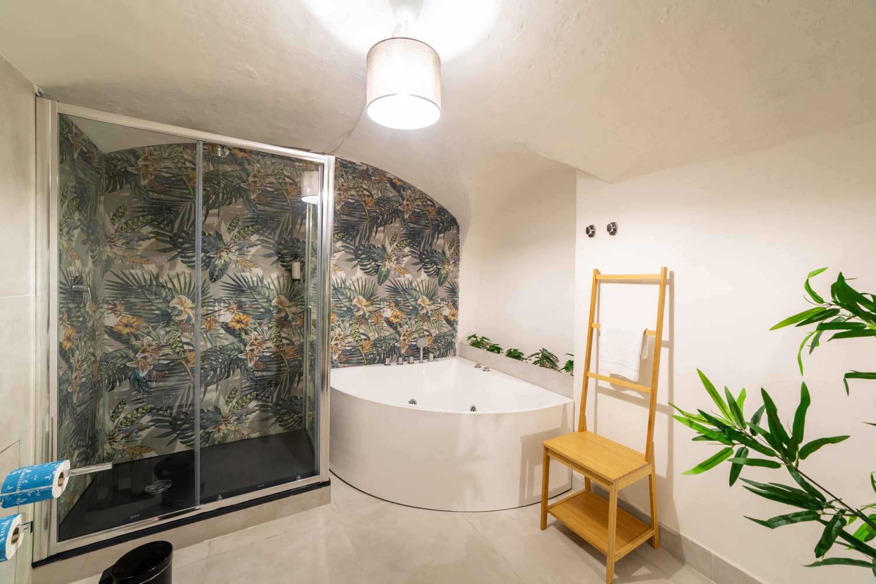 Double Room with Private External Bathroom photo 2
