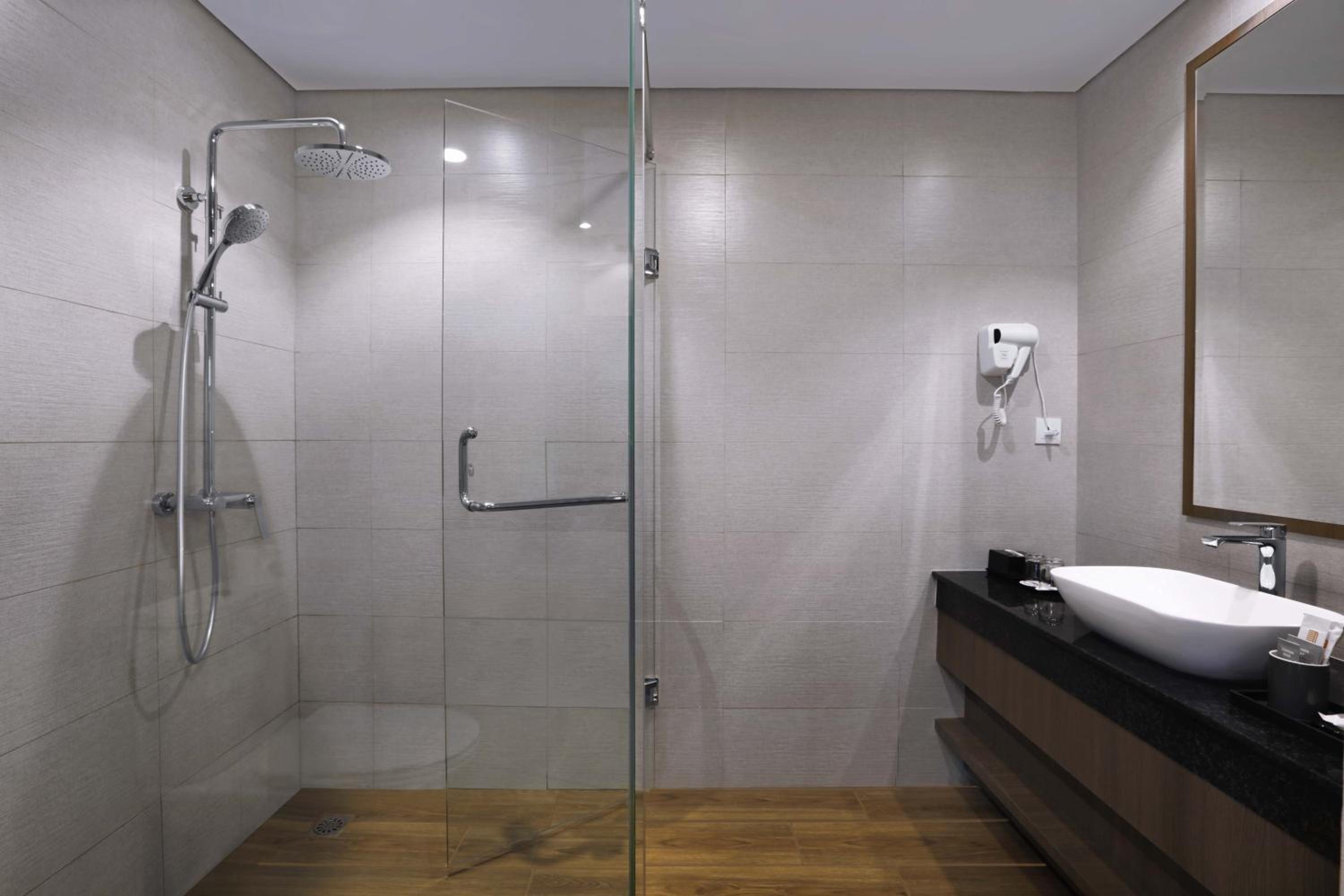 Suite - Photo 2