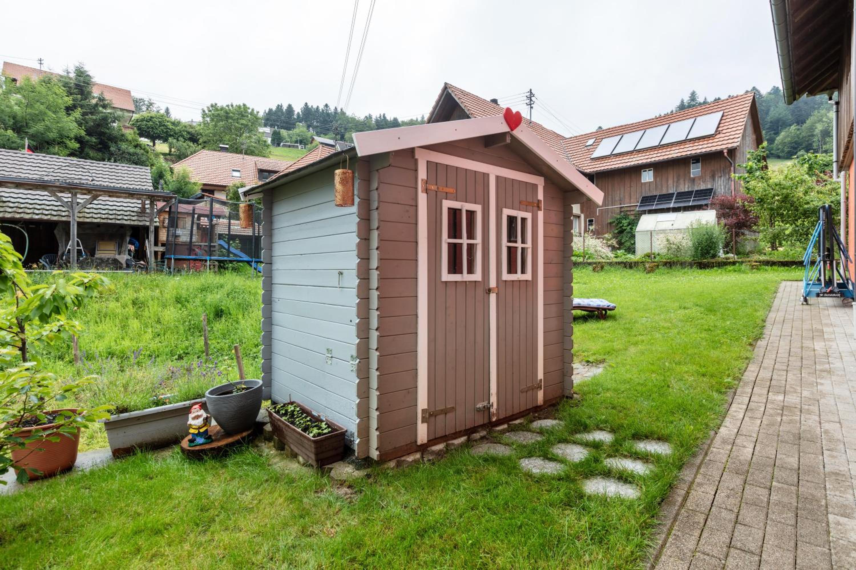 One-Bedroom Apartment with Garden photo 2