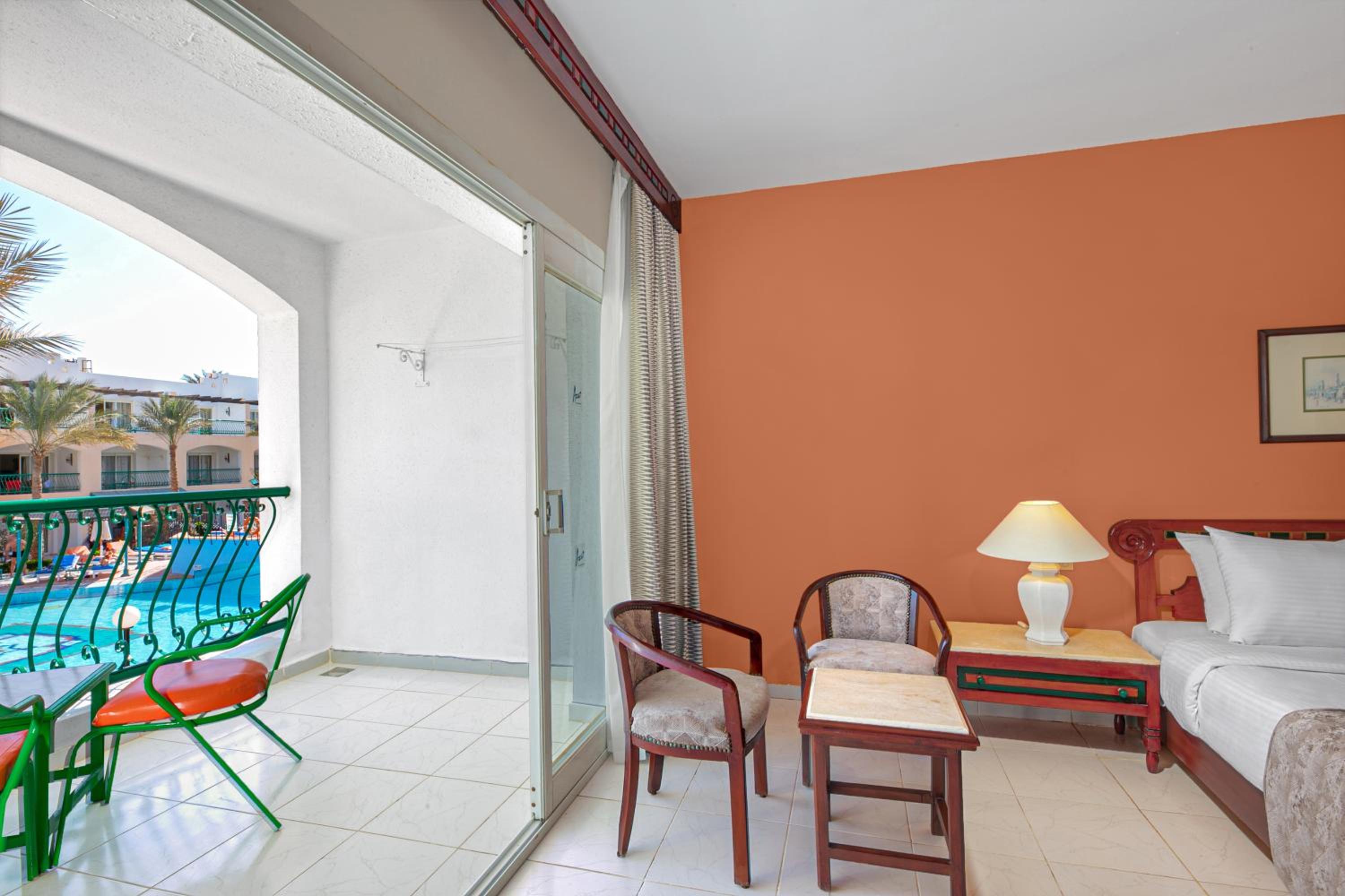 Standard Double Room with Pool View - Photo 8