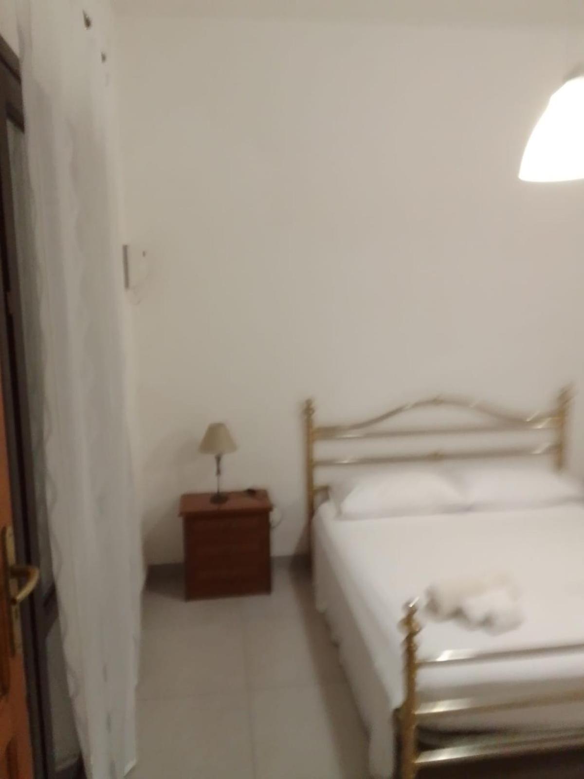 One-Bedroom House photo 1