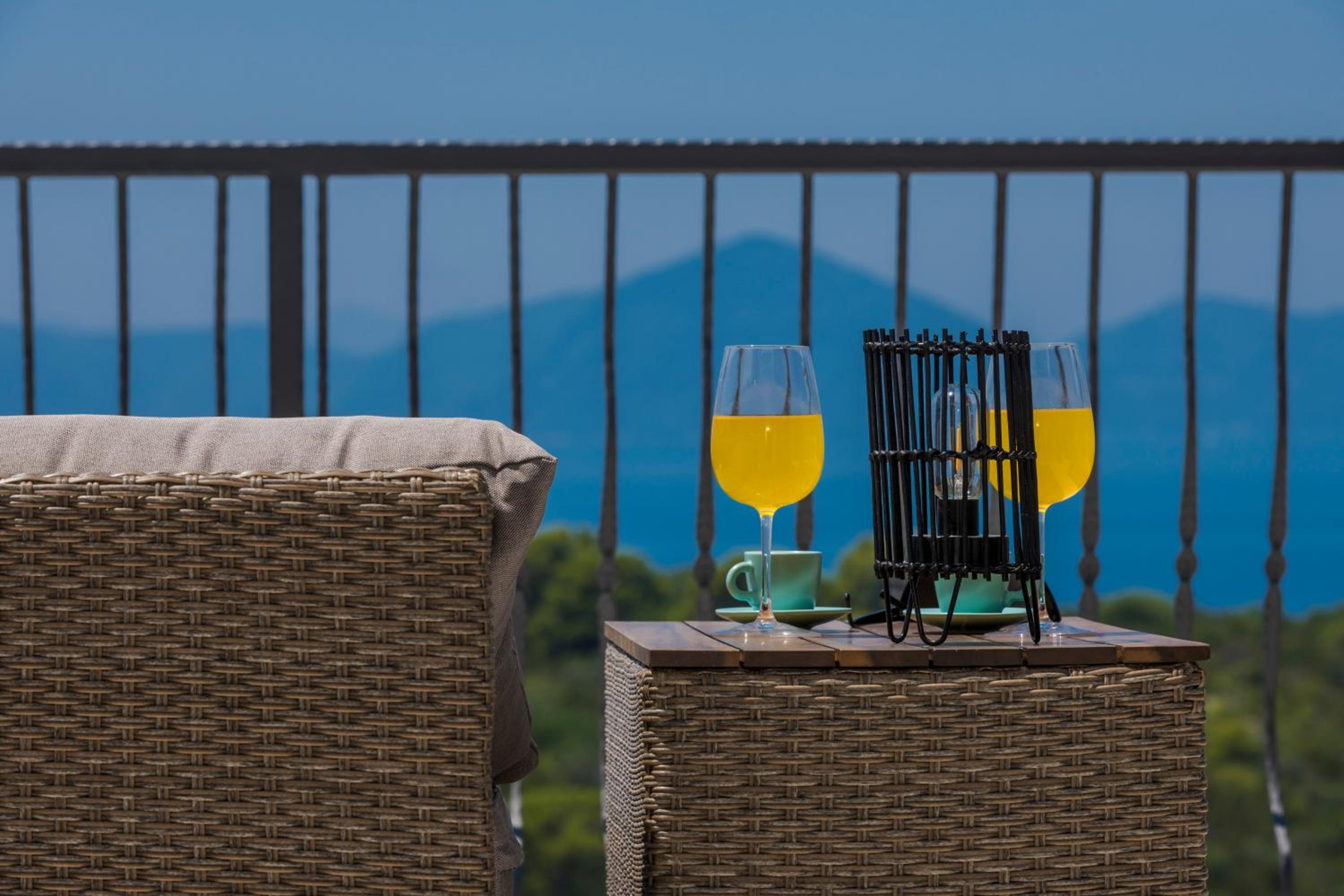 Villa photo 2