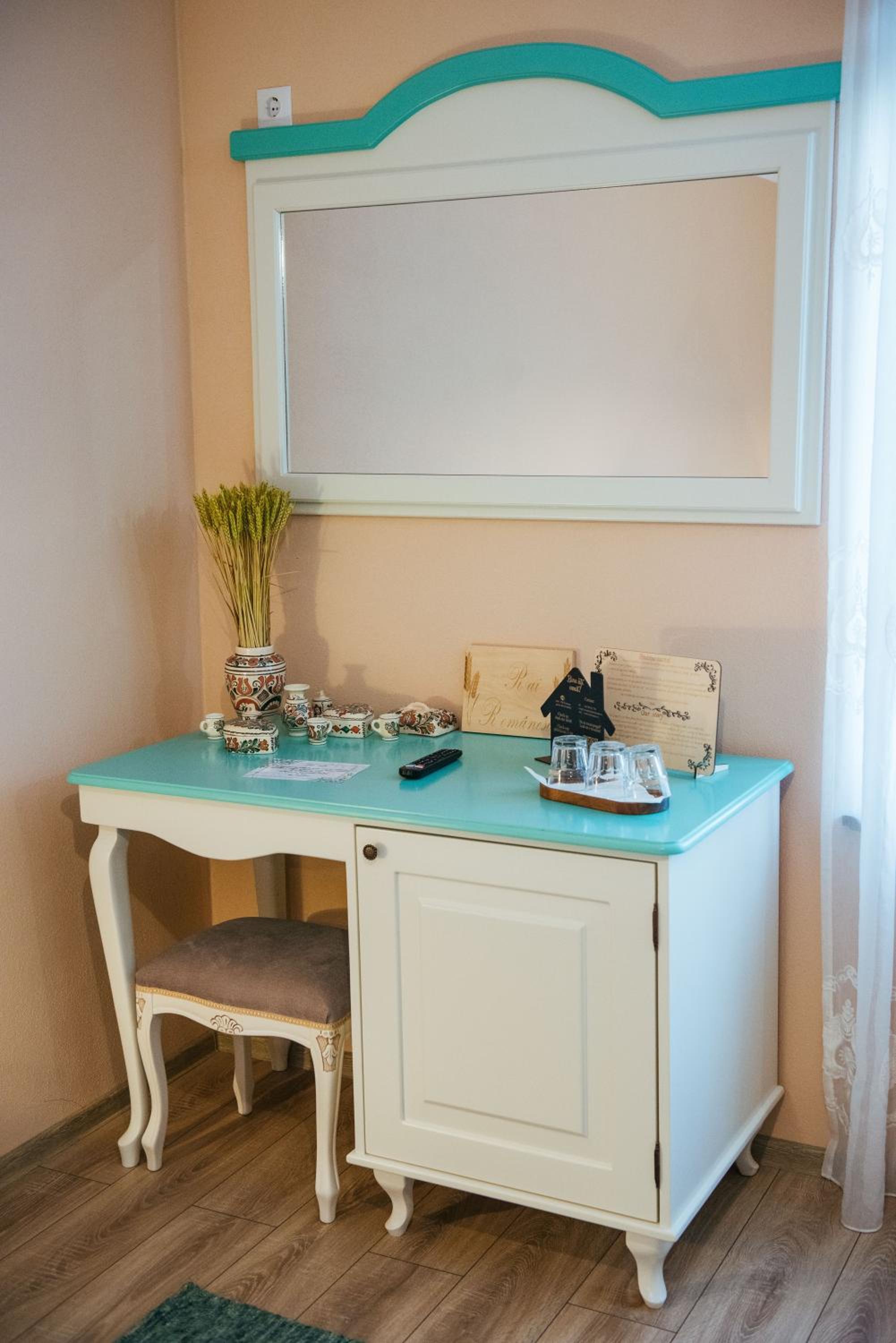 Deluxe Room (2 Adults + 1 Child) photo 2