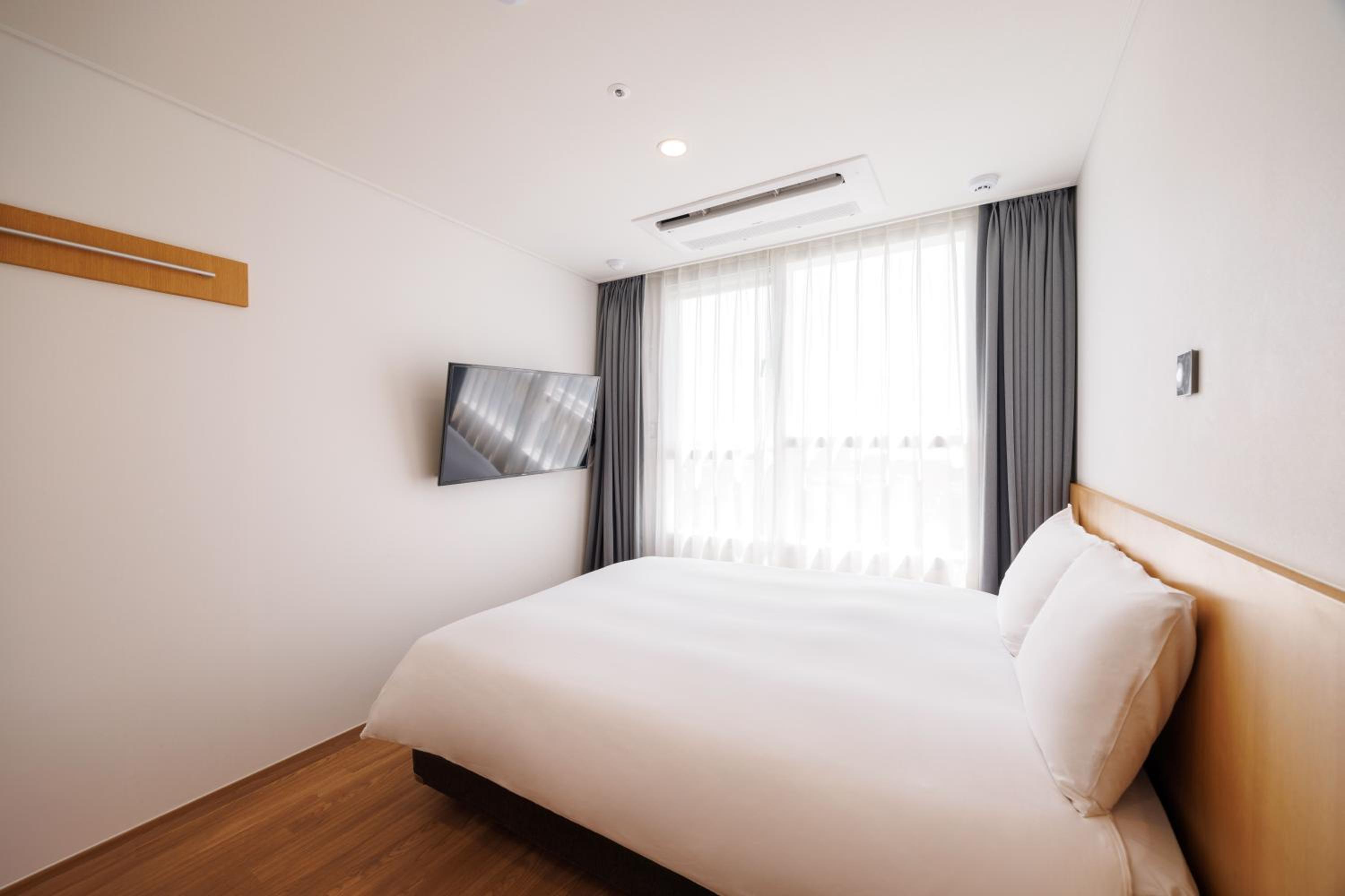 Standard Double Room - Photo 3