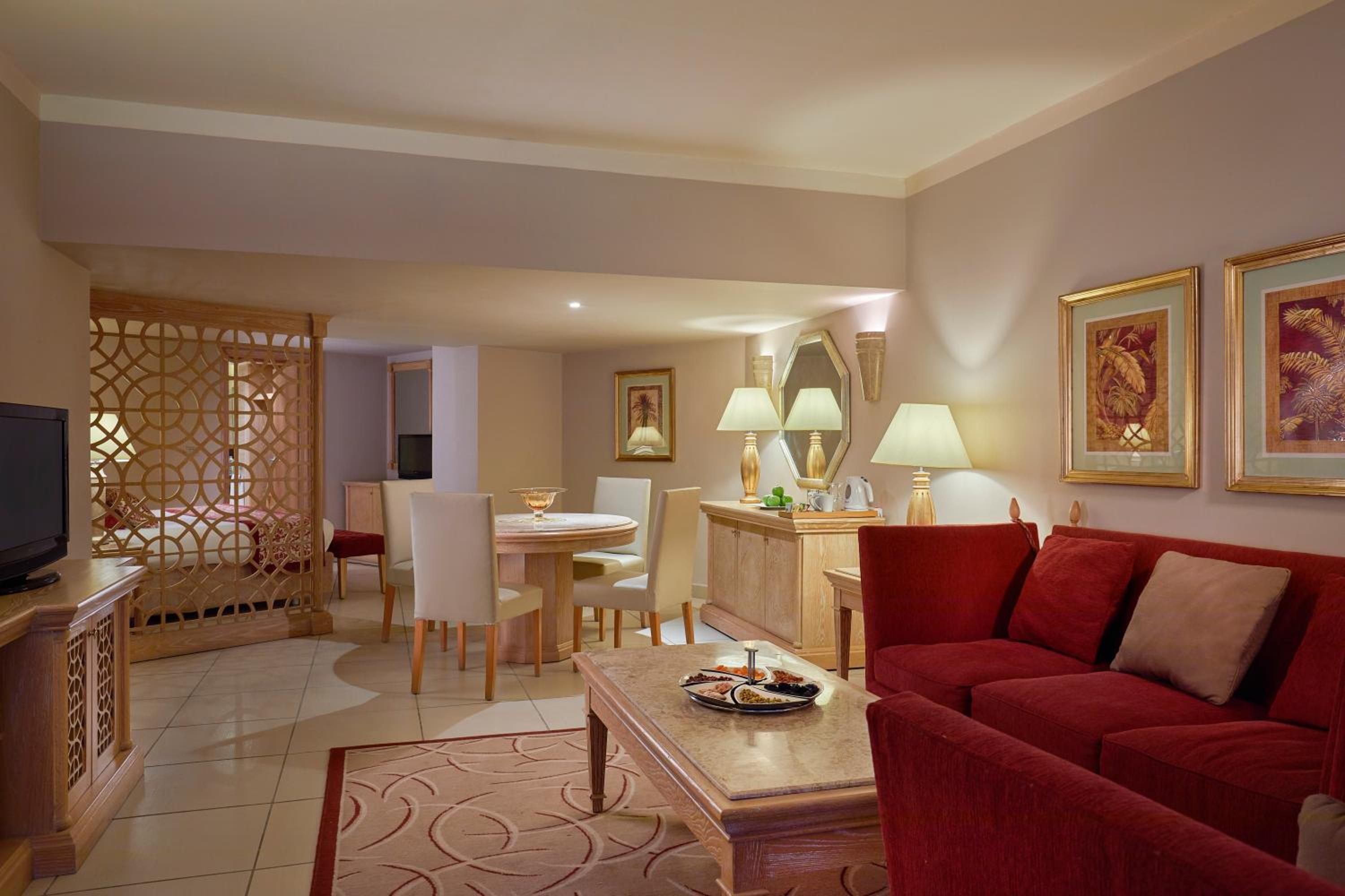 Junior Suite, 1 Queen Bed (Sea & Pool View)