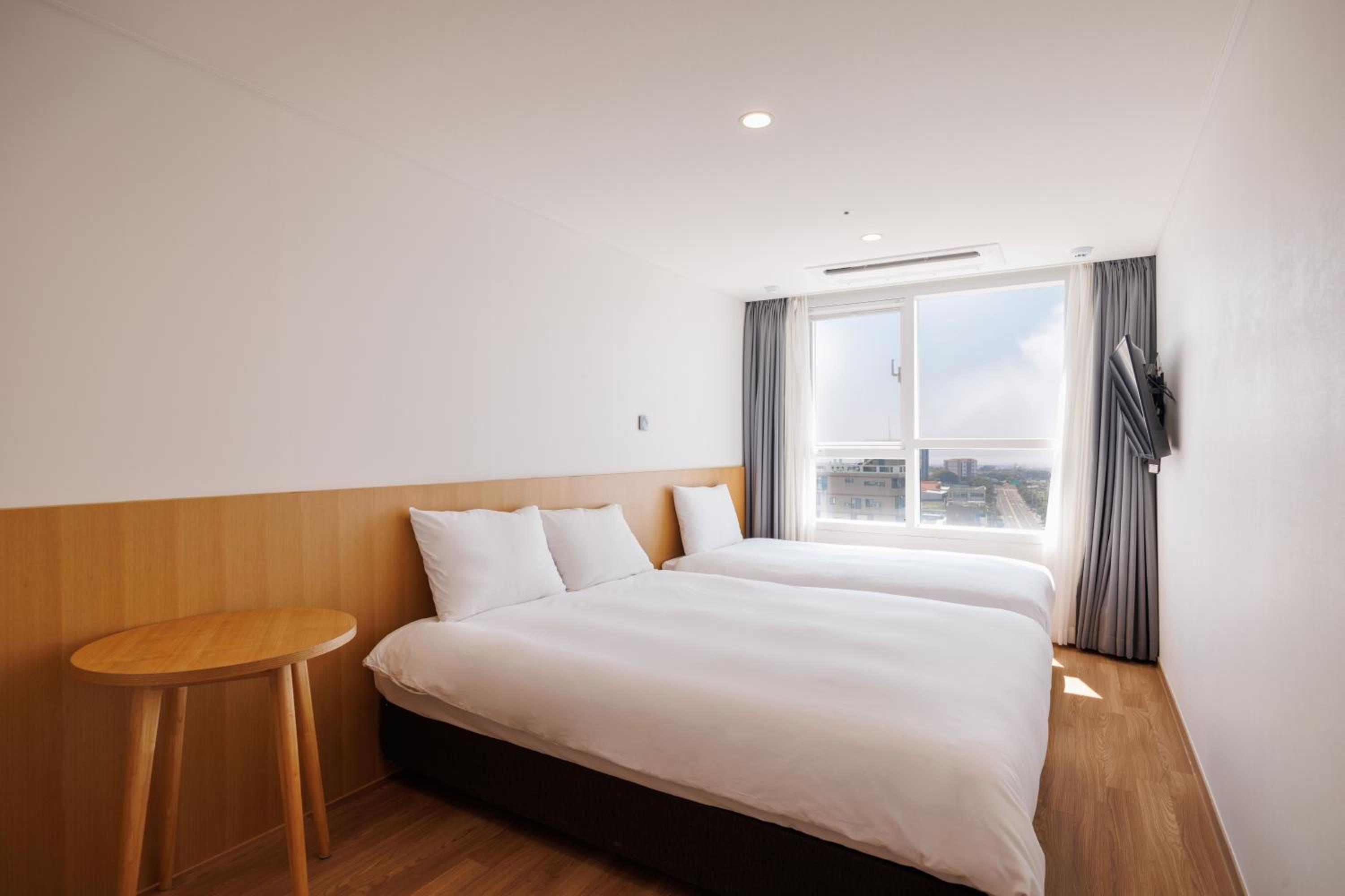 Deluxe Twin Room - Photo 1