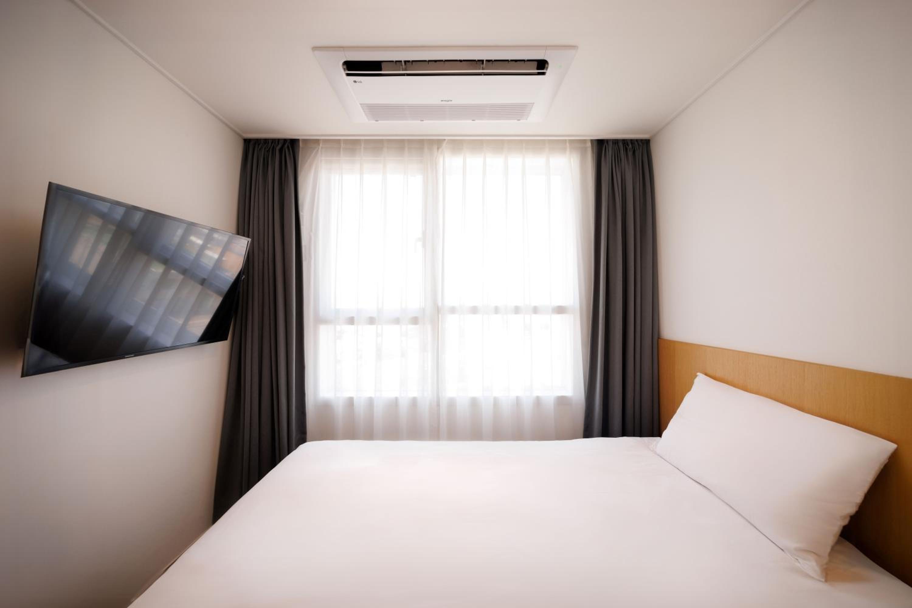 Standard Single Room - Photo 4